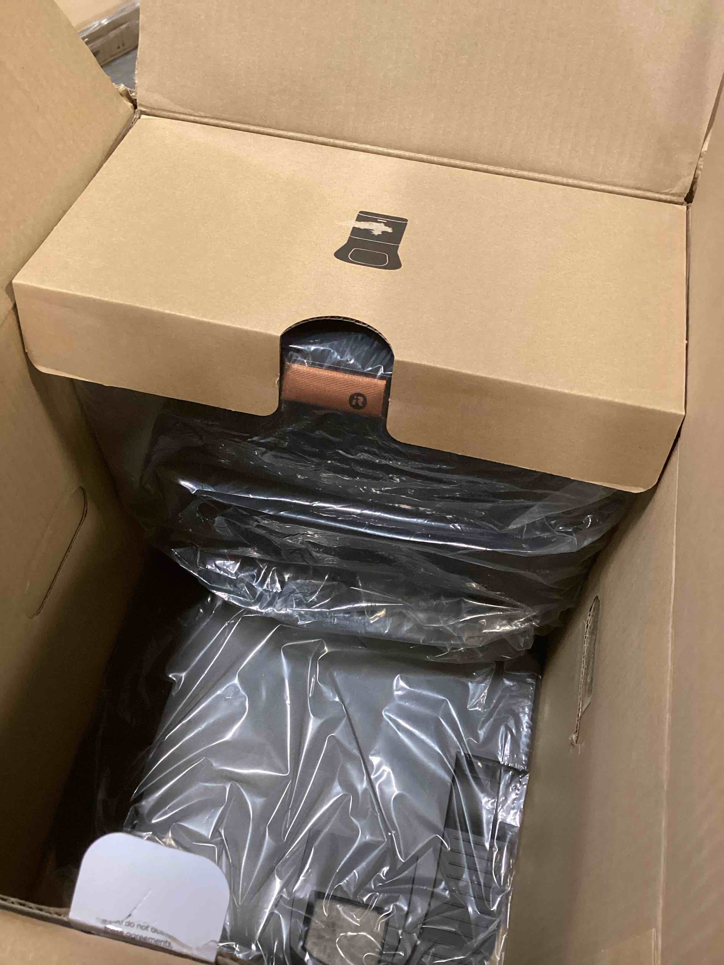 https://s3.amazonaws.com/lotting-images-prod/bidfta/BRN1424902_1740426458569.jpeg
