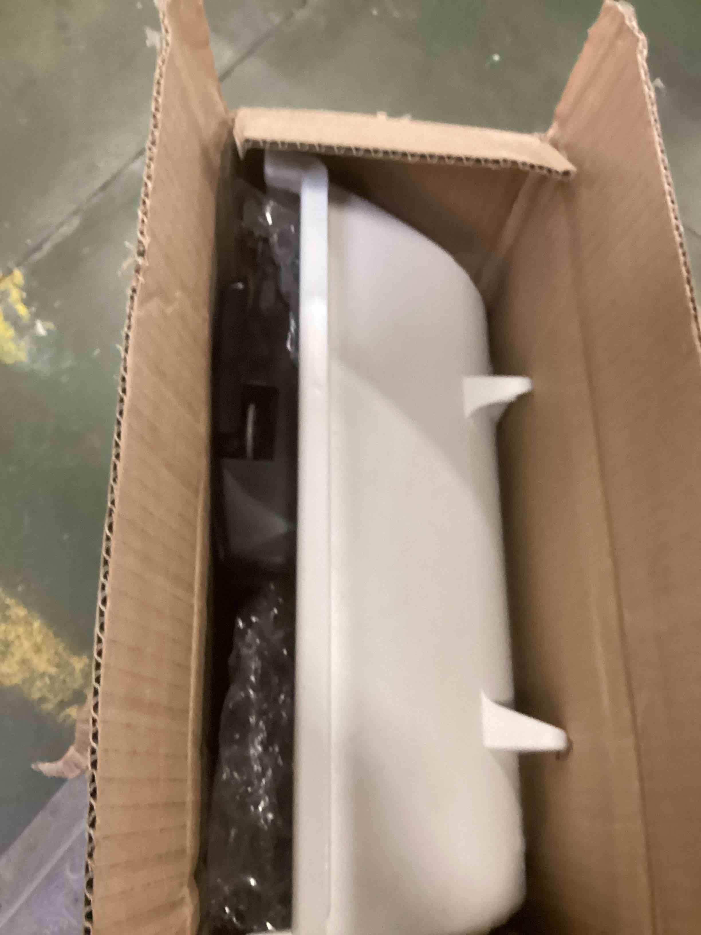 https://s3.amazonaws.com/lotting-images-prod/bidfta/BRN1426311_1738079781870.jpeg