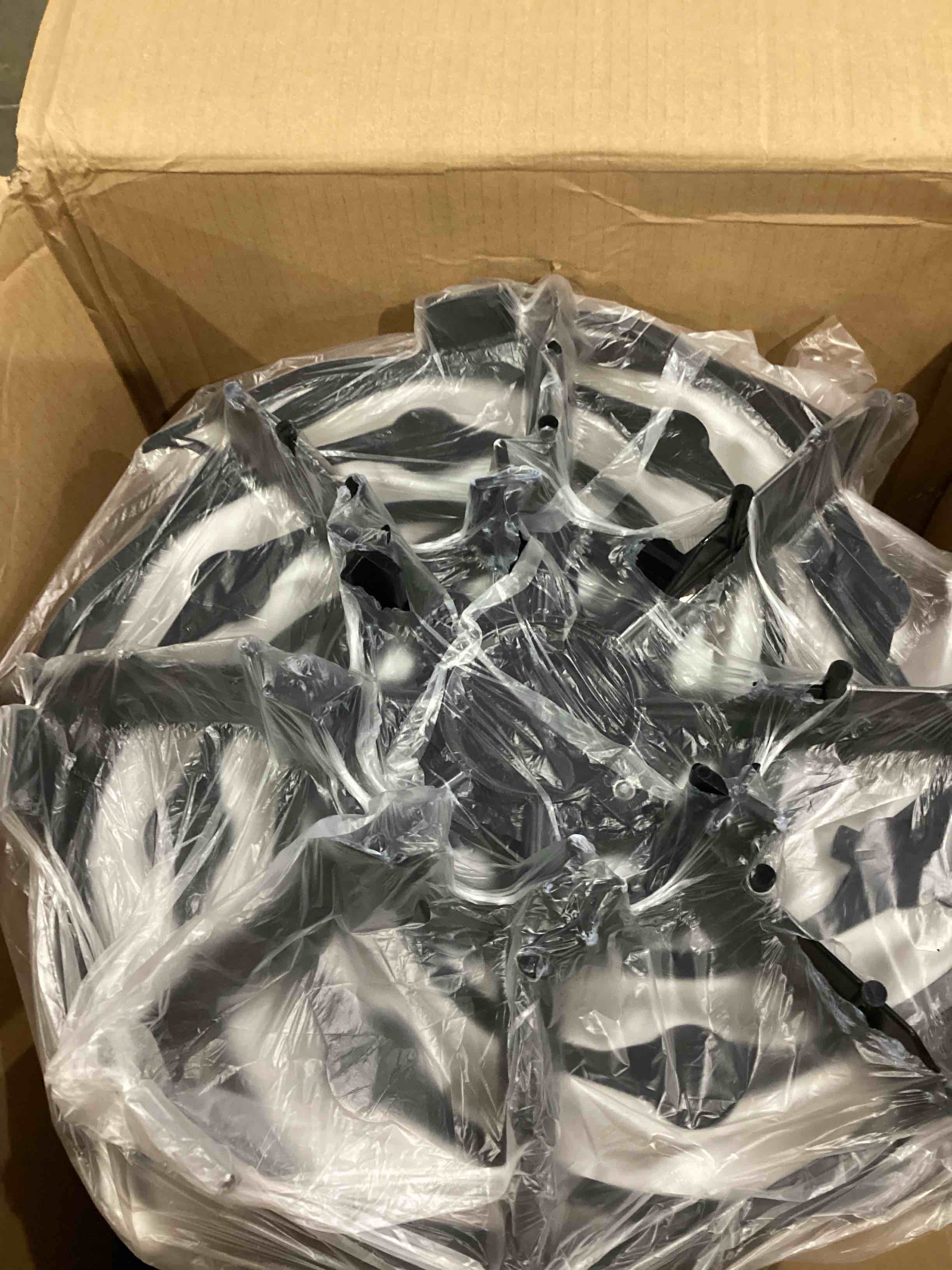 https://s3.amazonaws.com/lotting-images-prod/bidfta/BRN1438391_1753196675016.jpeg