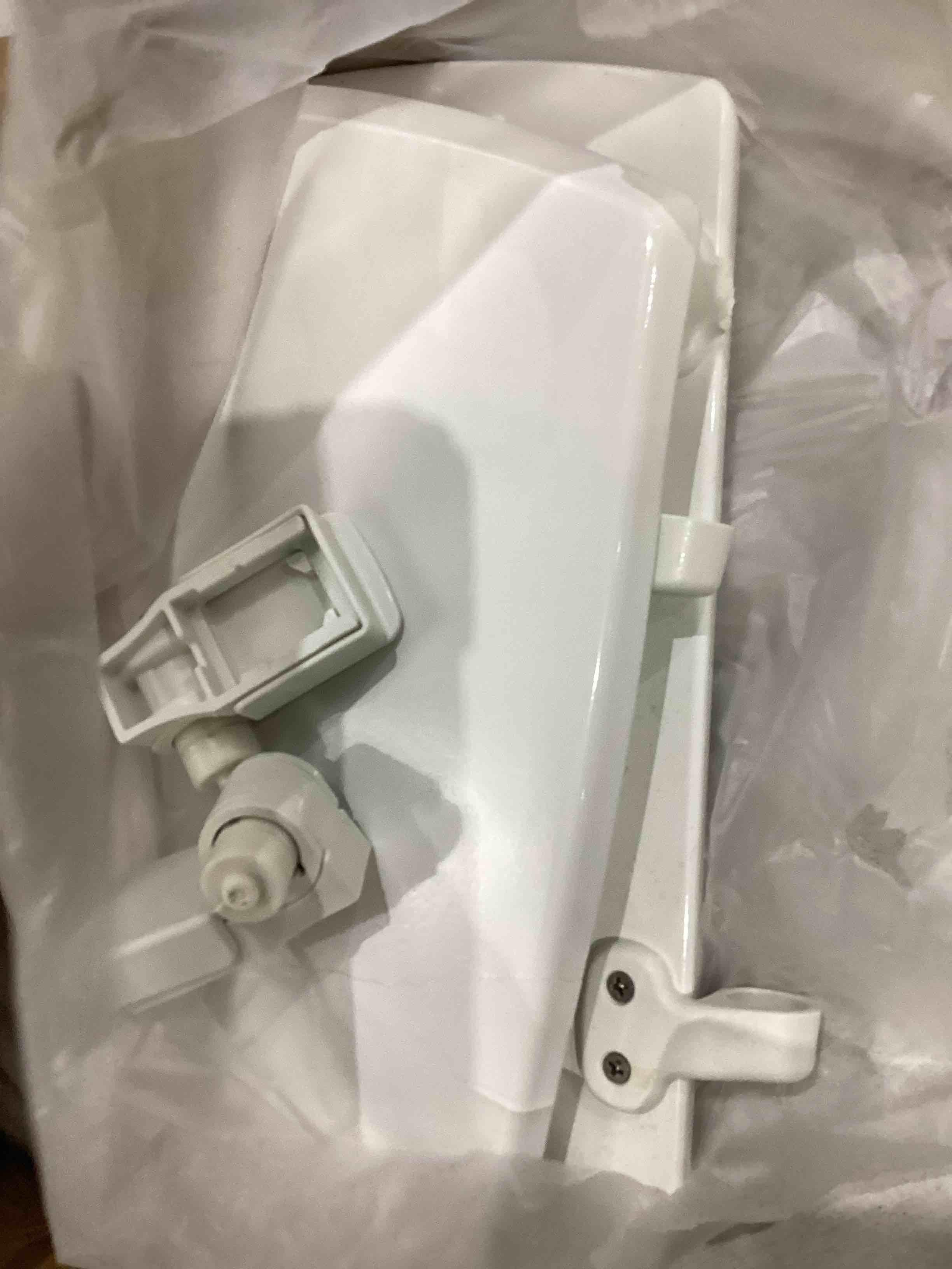https://s3.amazonaws.com/lotting-images-prod/bidfta/BRN1438596_1753285696380.jpeg