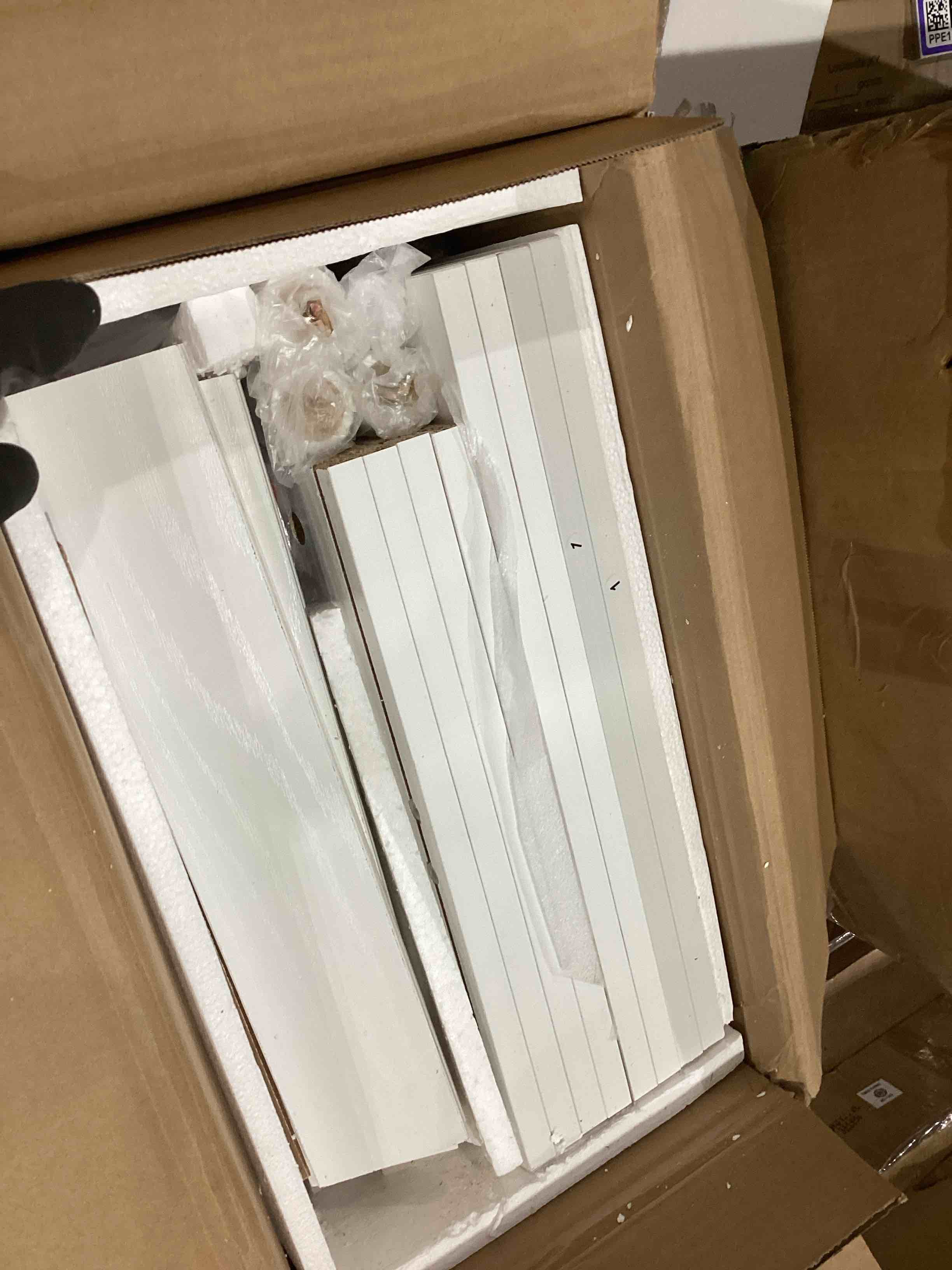 https://s3.amazonaws.com/lotting-images-prod/bidfta/BRN1438694_1753458445979.jpeg