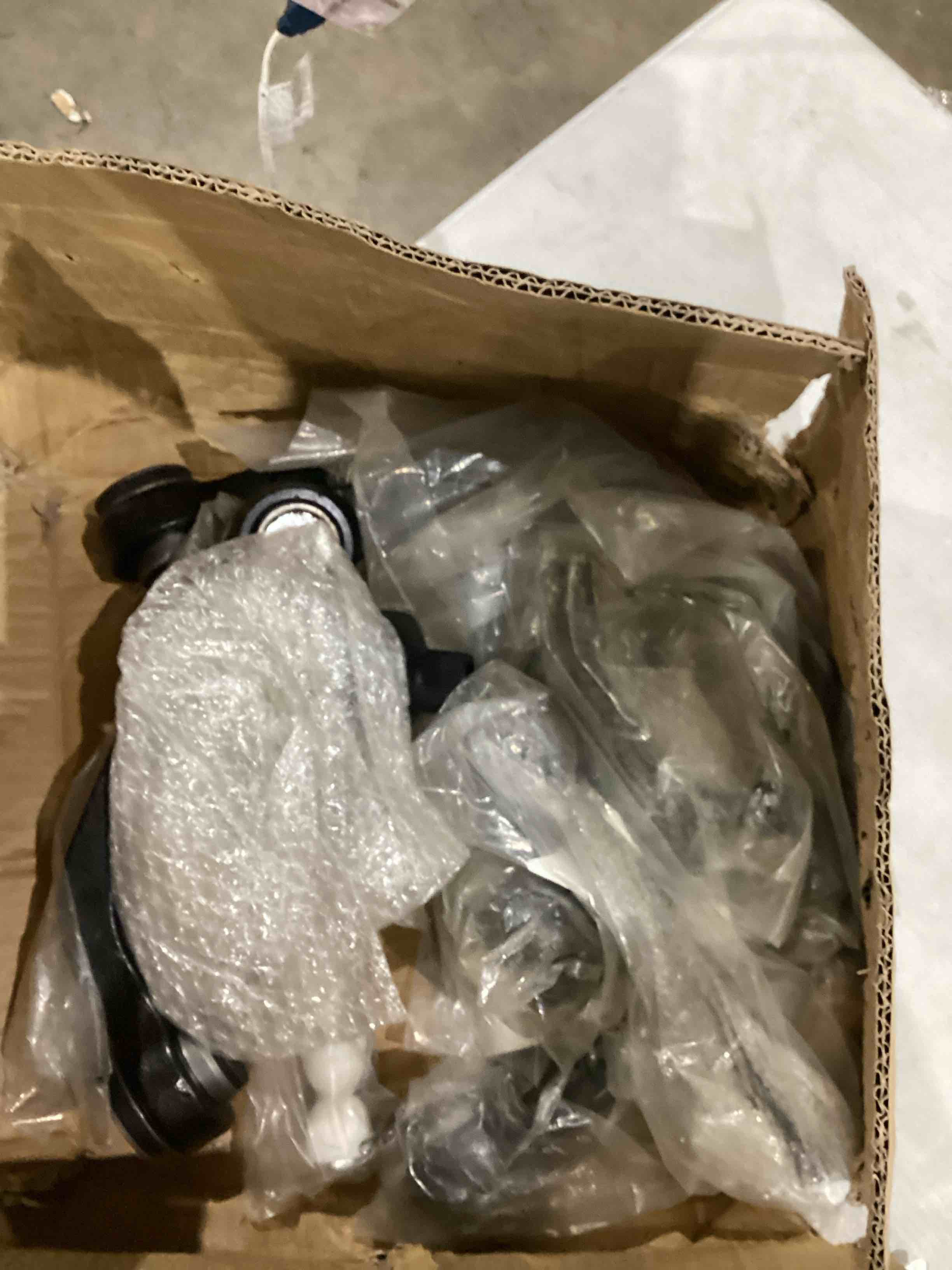 https://s3.amazonaws.com/lotting-images-prod/bidfta/BRN1439219_1753874958890.jpeg