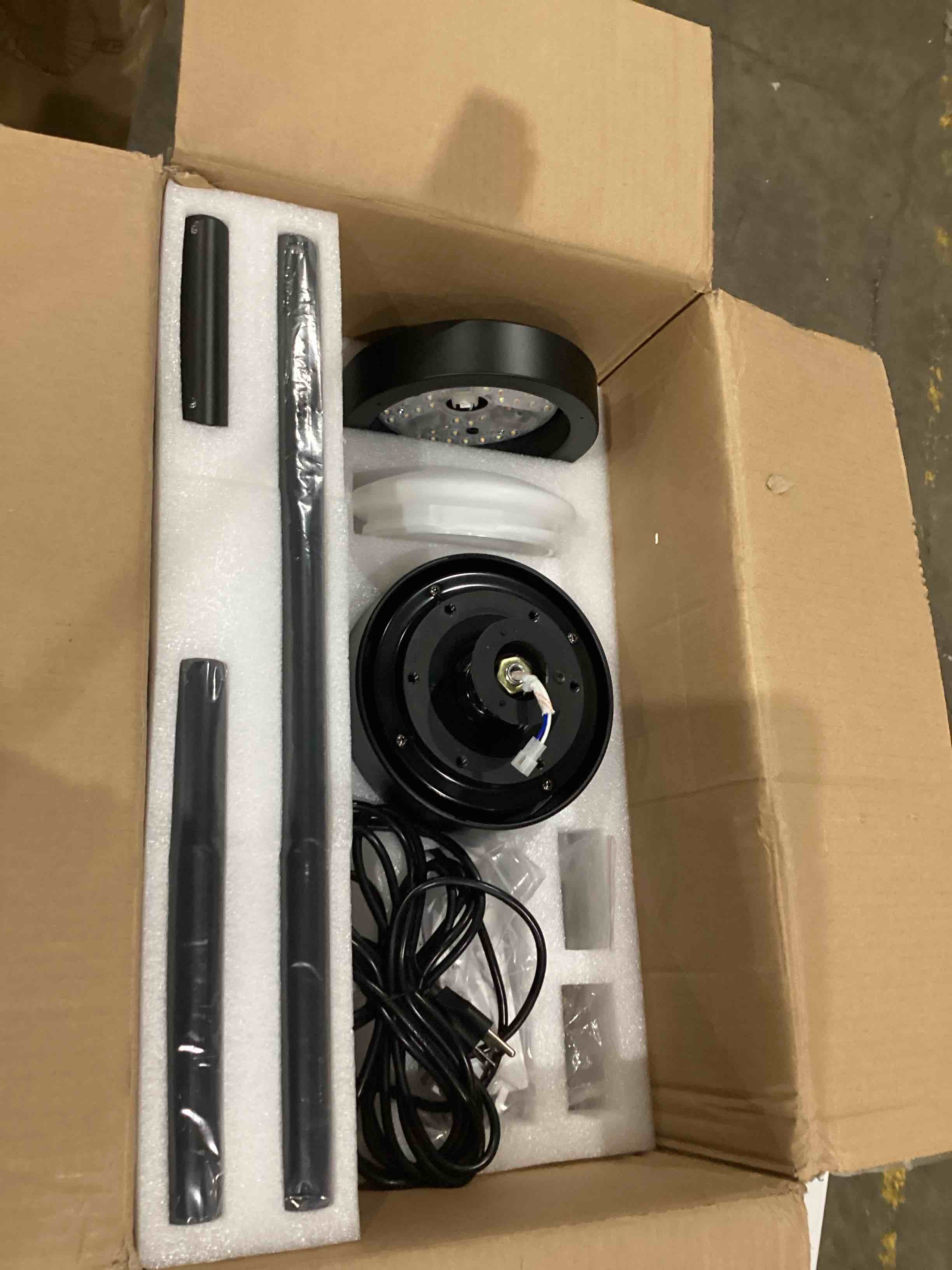 https://s3.amazonaws.com/lotting-images-prod/bidfta/BRN1439311_1753976534187.jpeg