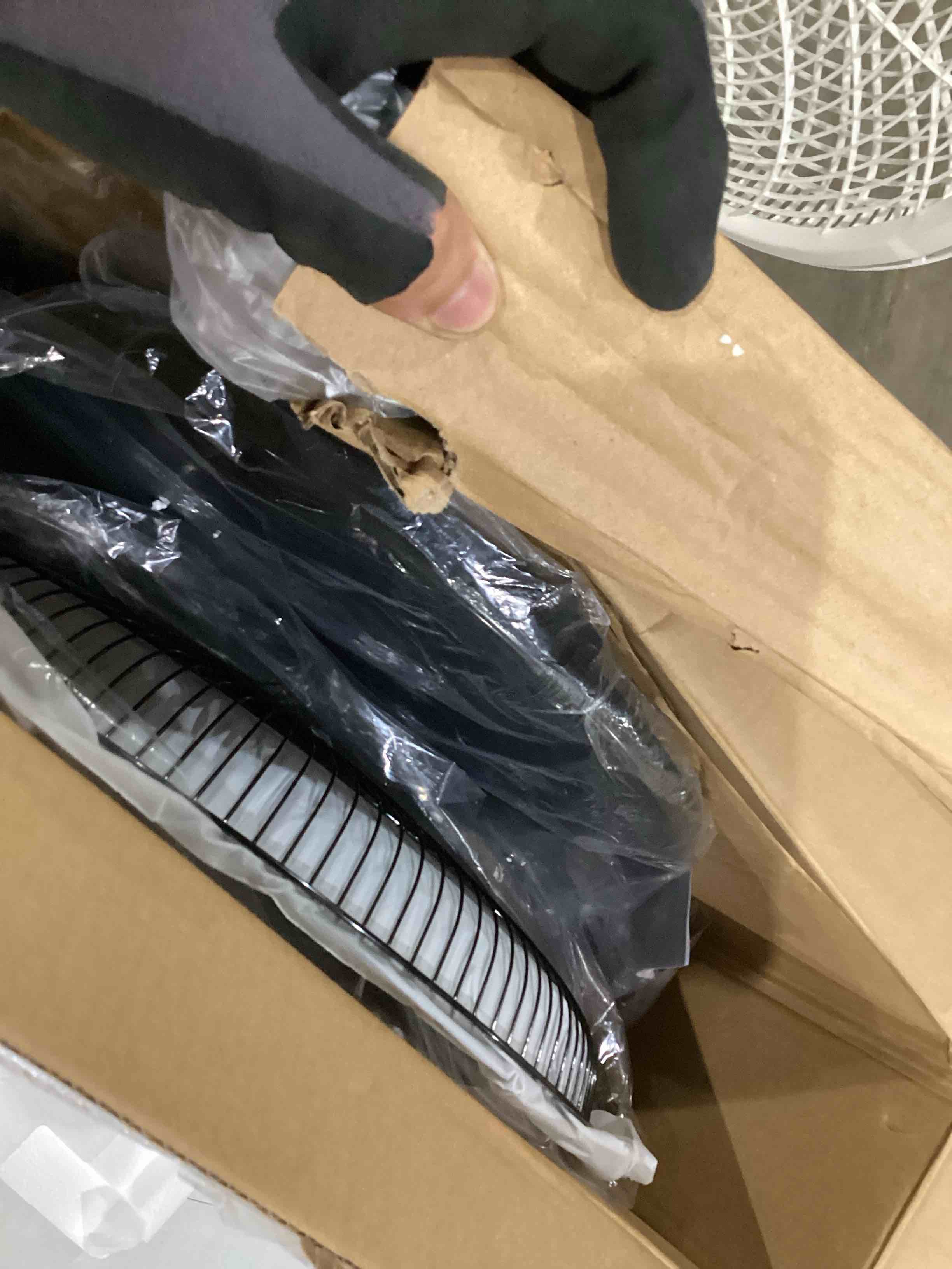 https://s3.amazonaws.com/lotting-images-prod/bidfta/BRN1439331_1753986302531.jpeg