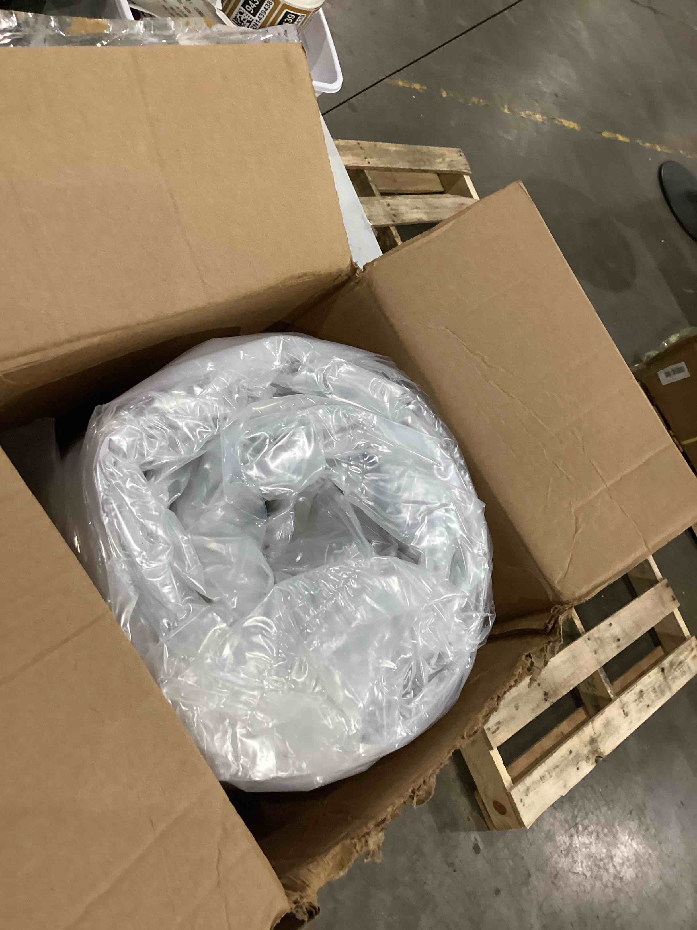 https://s3.amazonaws.com/lotting-images-prod/bidfta/BRN1439370_1754058064296.jpeg
