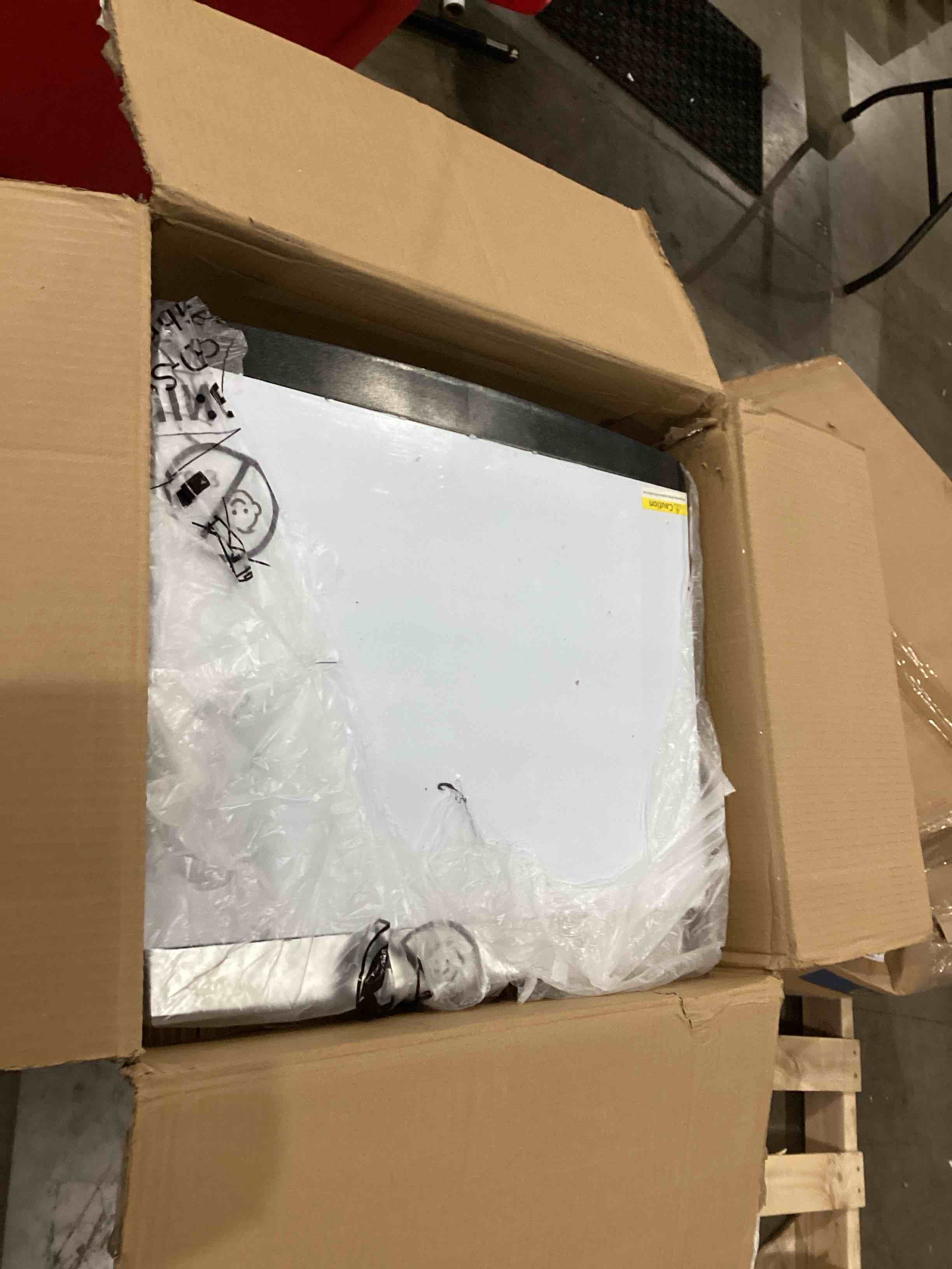 https://s3.amazonaws.com/lotting-images-prod/bidfta/BRN1439372_1754058461722.jpeg