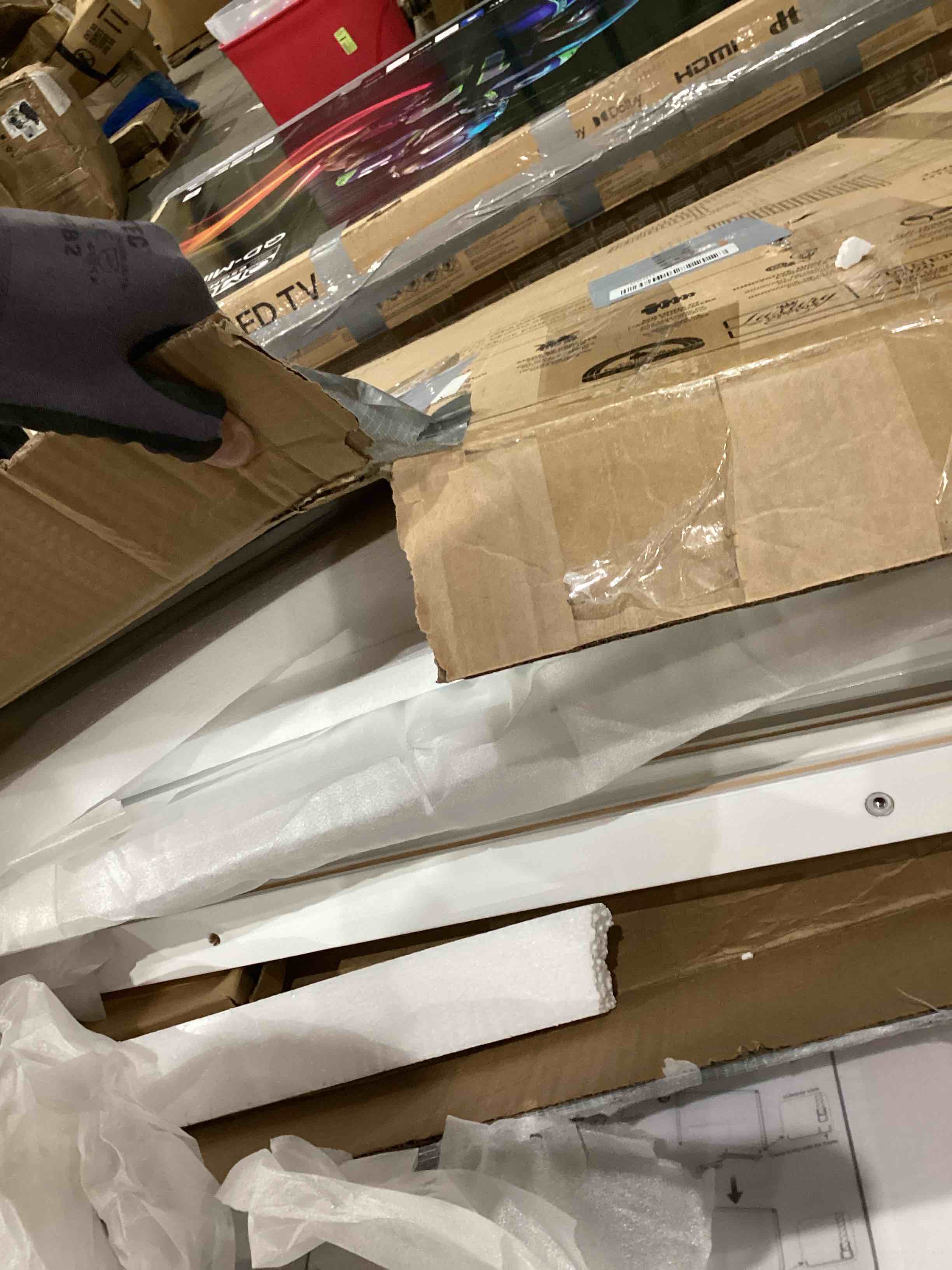 https://s3.amazonaws.com/lotting-images-prod/bidfta/BRN1439479_1754400918524.jpeg