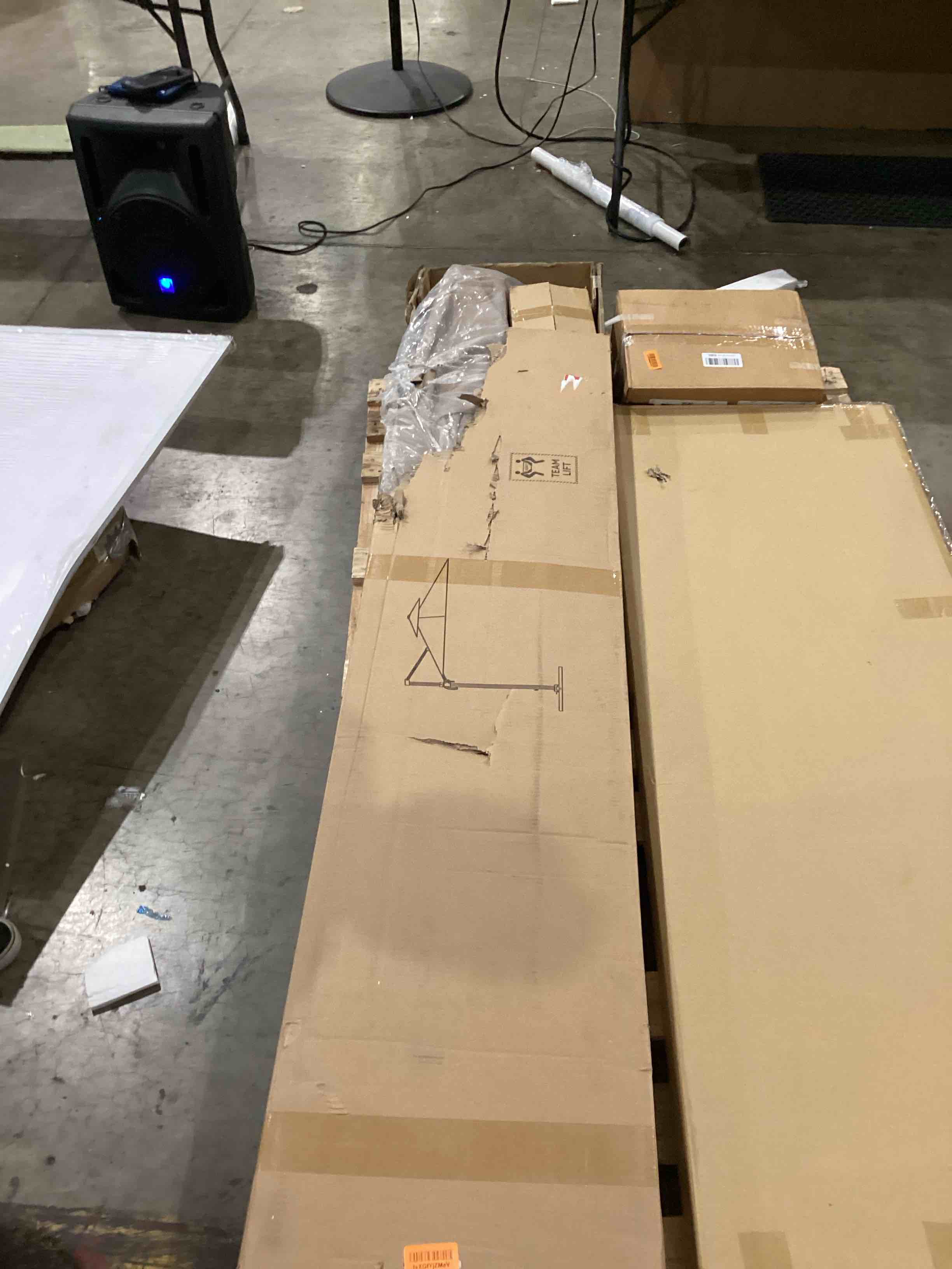 https://s3.amazonaws.com/lotting-images-prod/bidfta/BRN1439481_1754401304150.jpeg