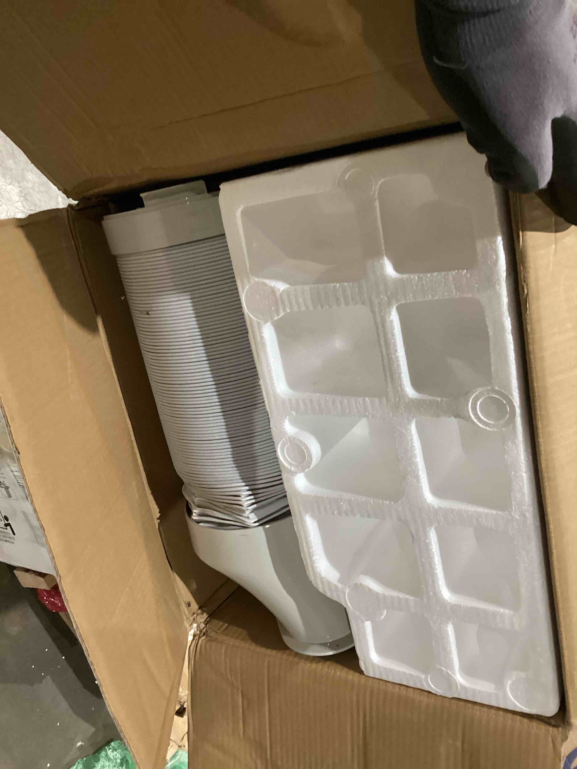 https://s3.amazonaws.com/lotting-images-prod/bidfta/BRN1439576_1754505784339.jpeg
