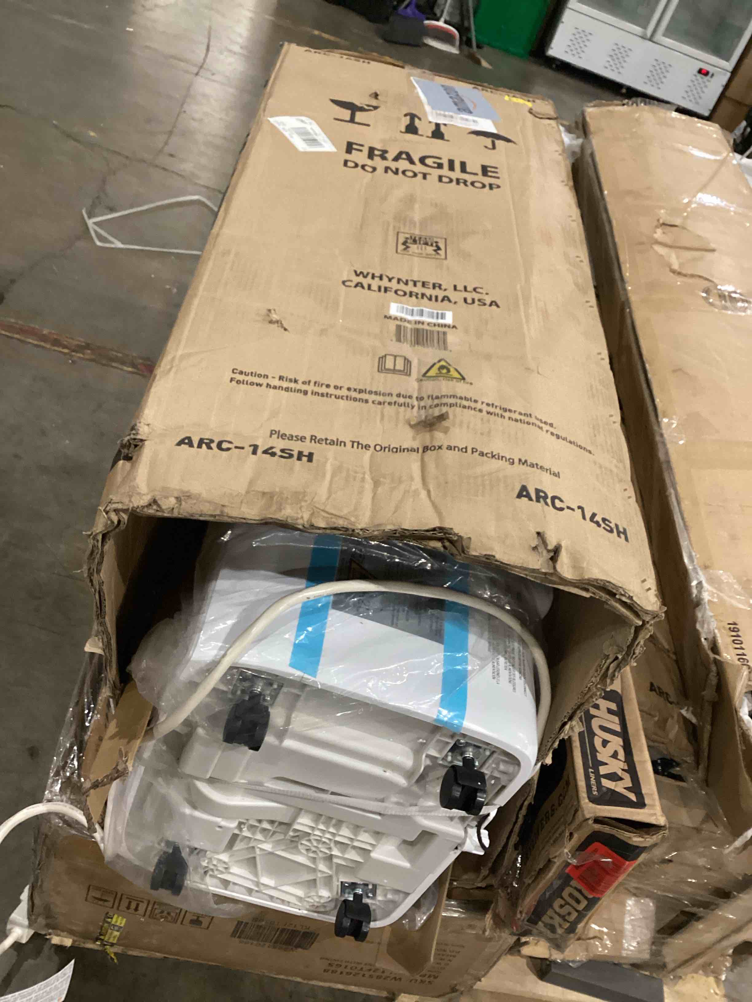 https://s3.amazonaws.com/lotting-images-prod/bidfta/BRN1439588_1754565980558.jpeg