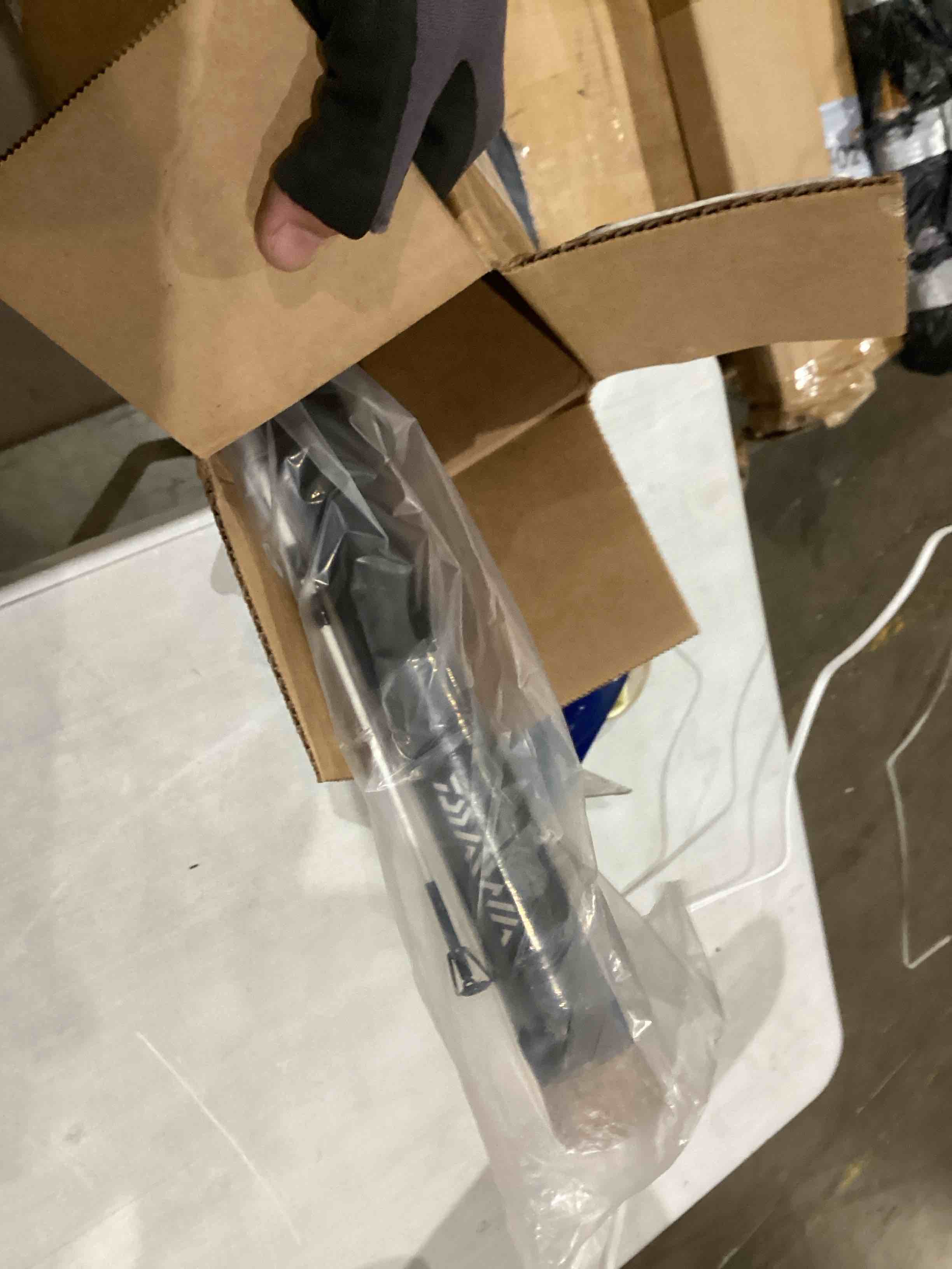 https://s3.amazonaws.com/lotting-images-prod/bidfta/BRN1439598_1754569872647.jpeg