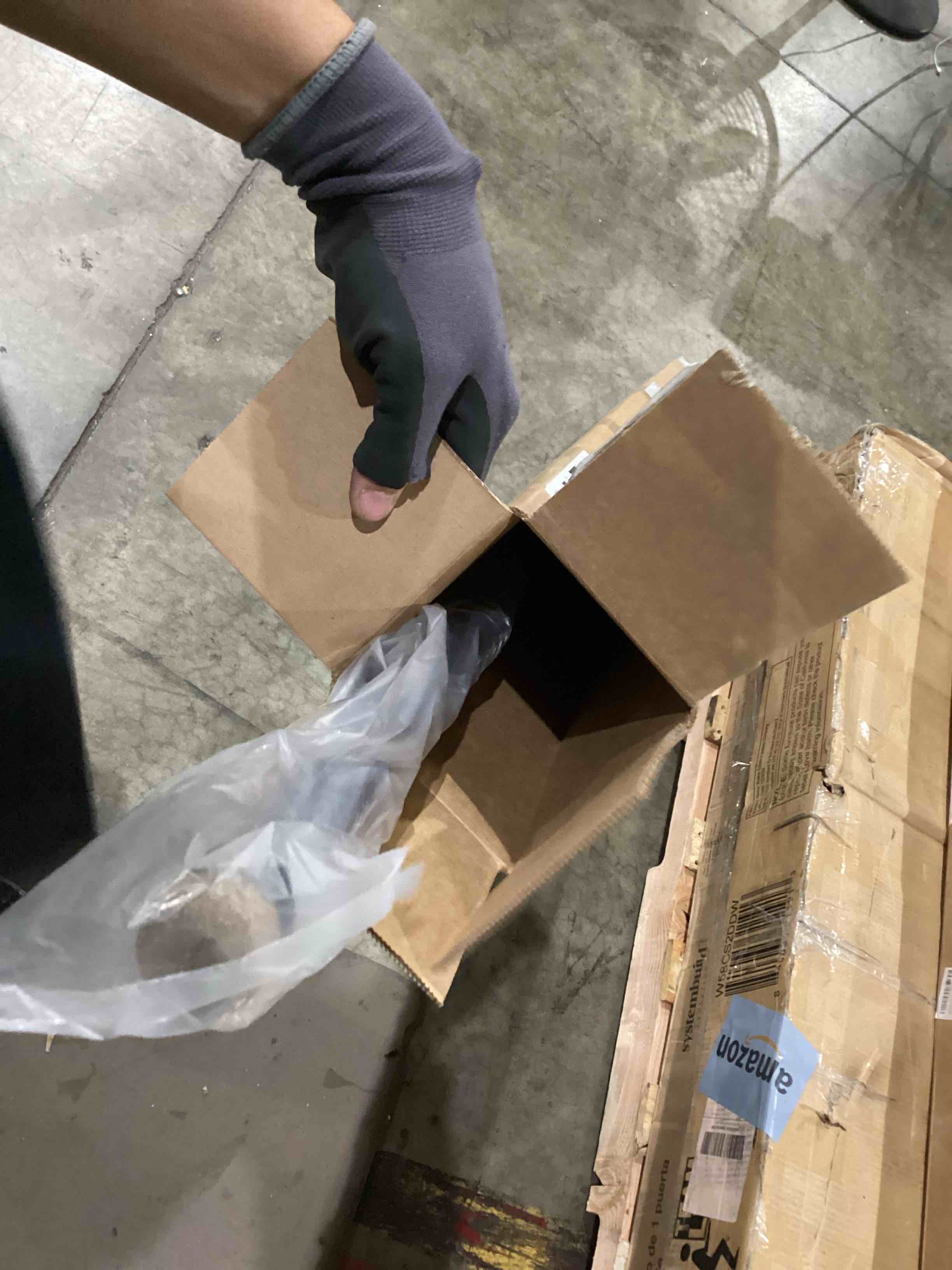 https://s3.amazonaws.com/lotting-images-prod/bidfta/BRN1439598_1754569875130.jpeg