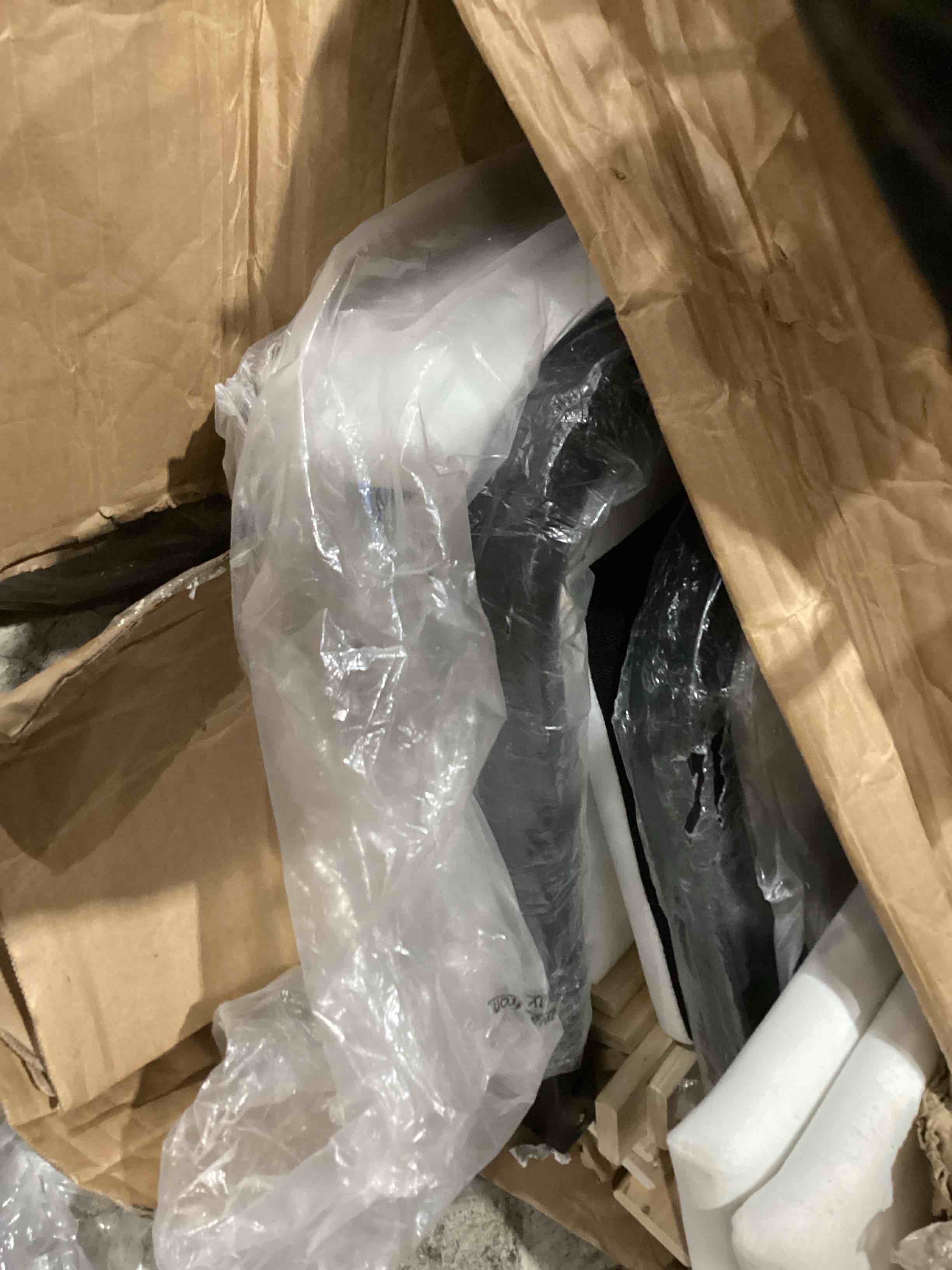 https://s3.amazonaws.com/lotting-images-prod/bidfta/BRN1439618_1754580626835.jpeg