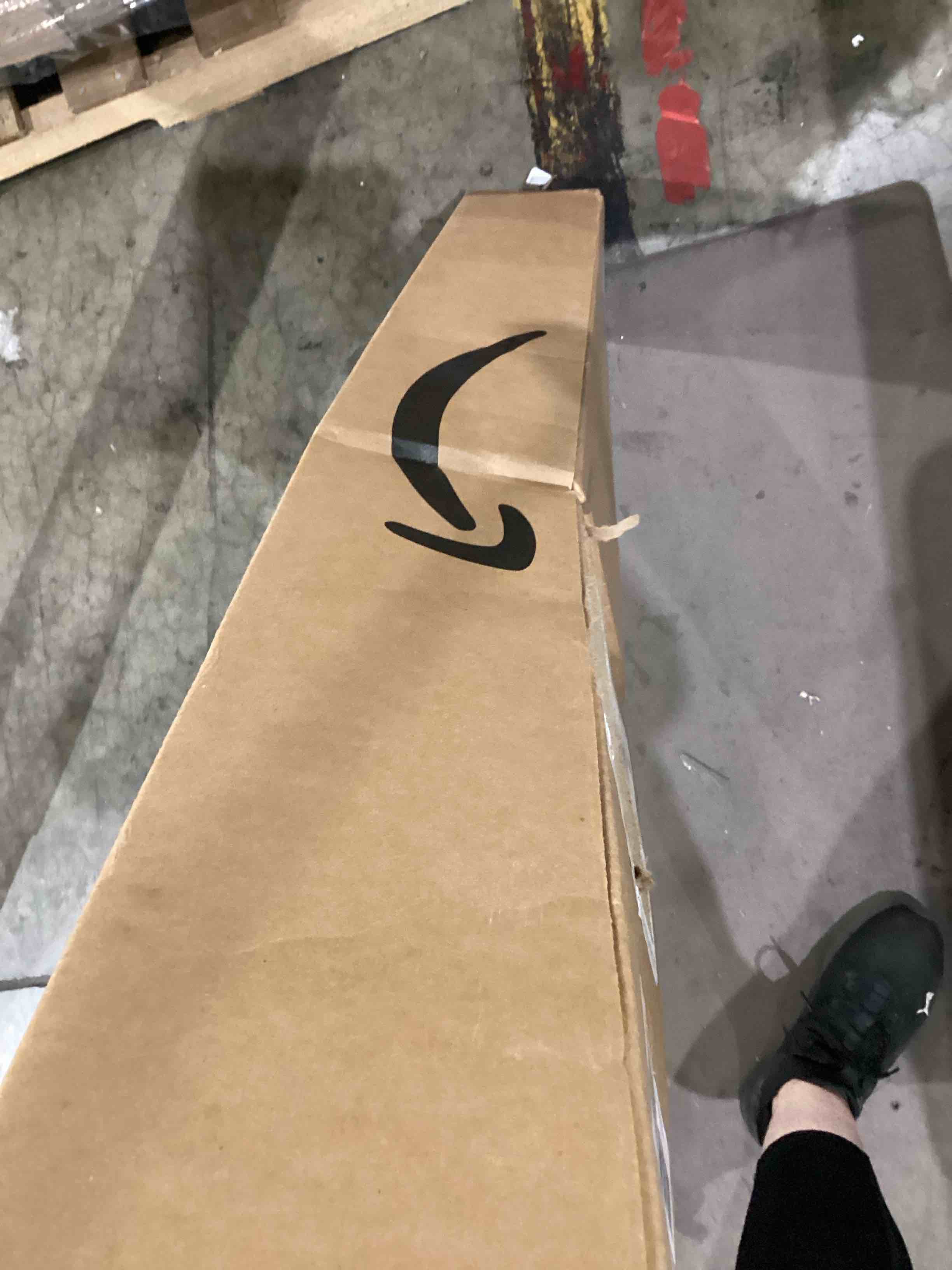 https://s3.amazonaws.com/lotting-images-prod/bidfta/BRN1439751_1754652933596.jpeg