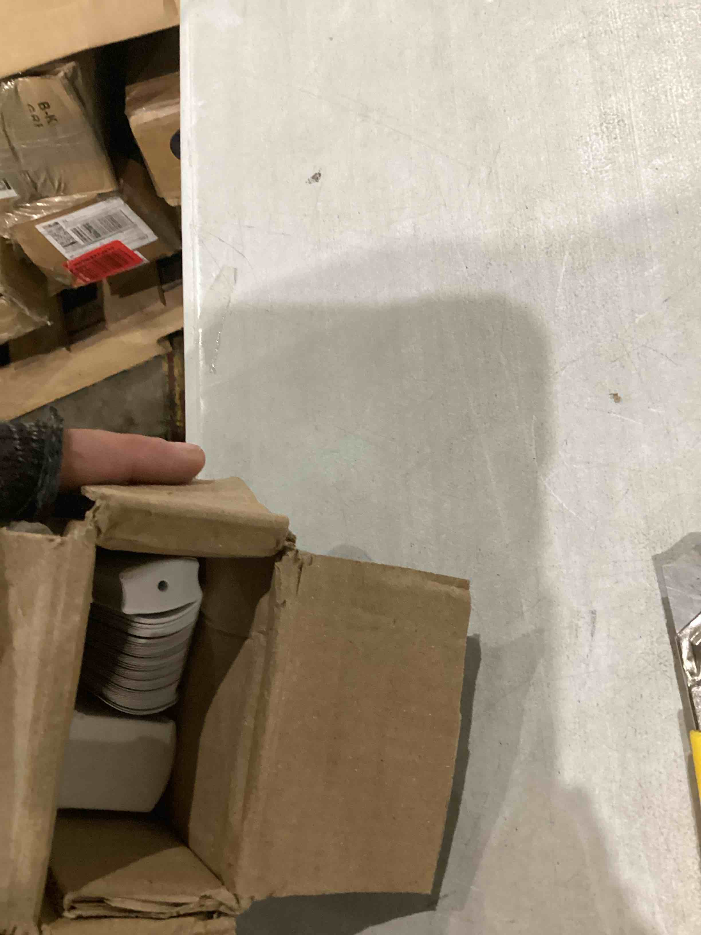 https://s3.amazonaws.com/lotting-images-prod/bidfta/BRN1439754_1754653495244.jpeg