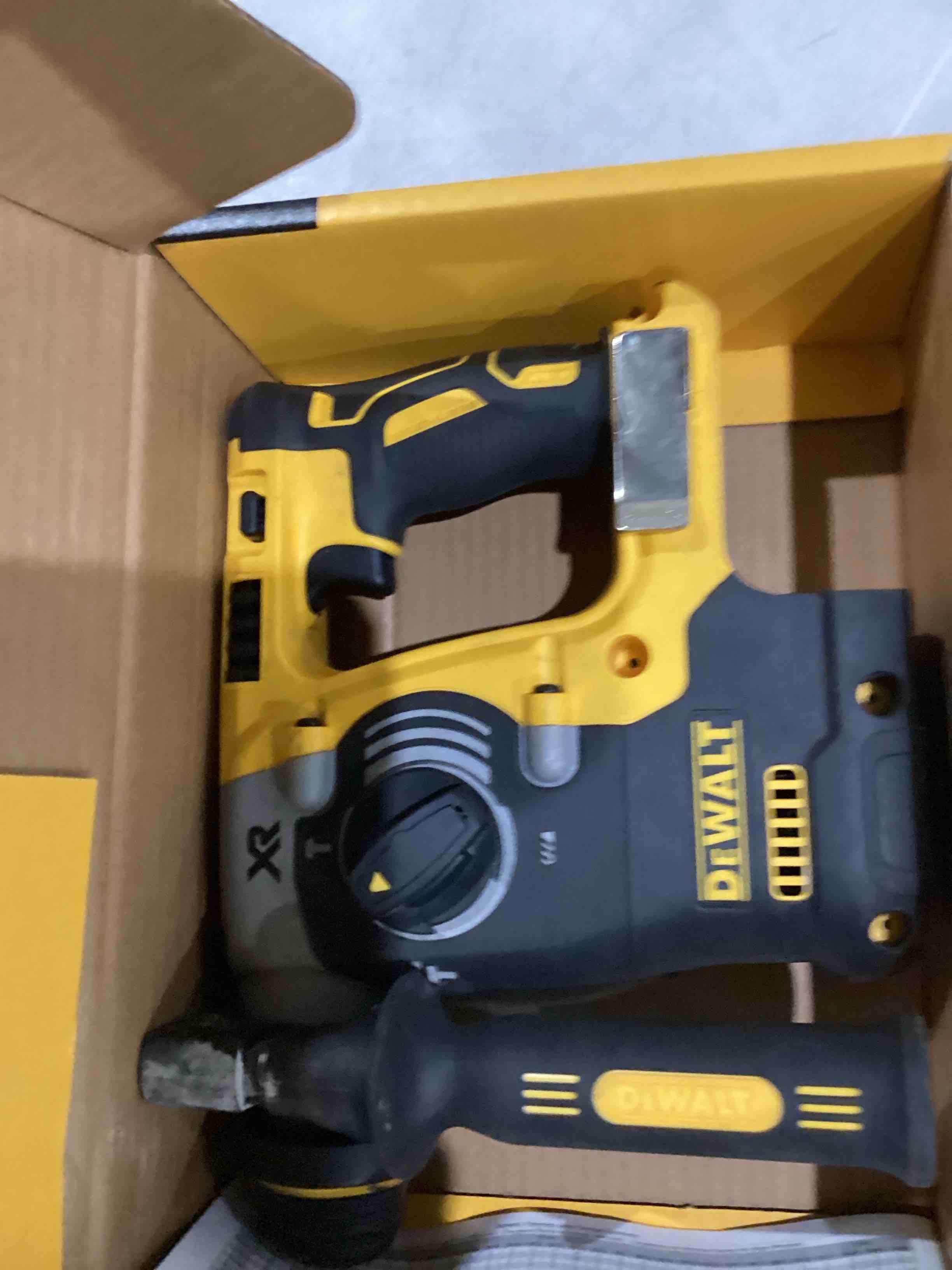 https://s3.amazonaws.com/lotting-images-prod/bidfta/BRN1439926_1754911860234.jpeg
