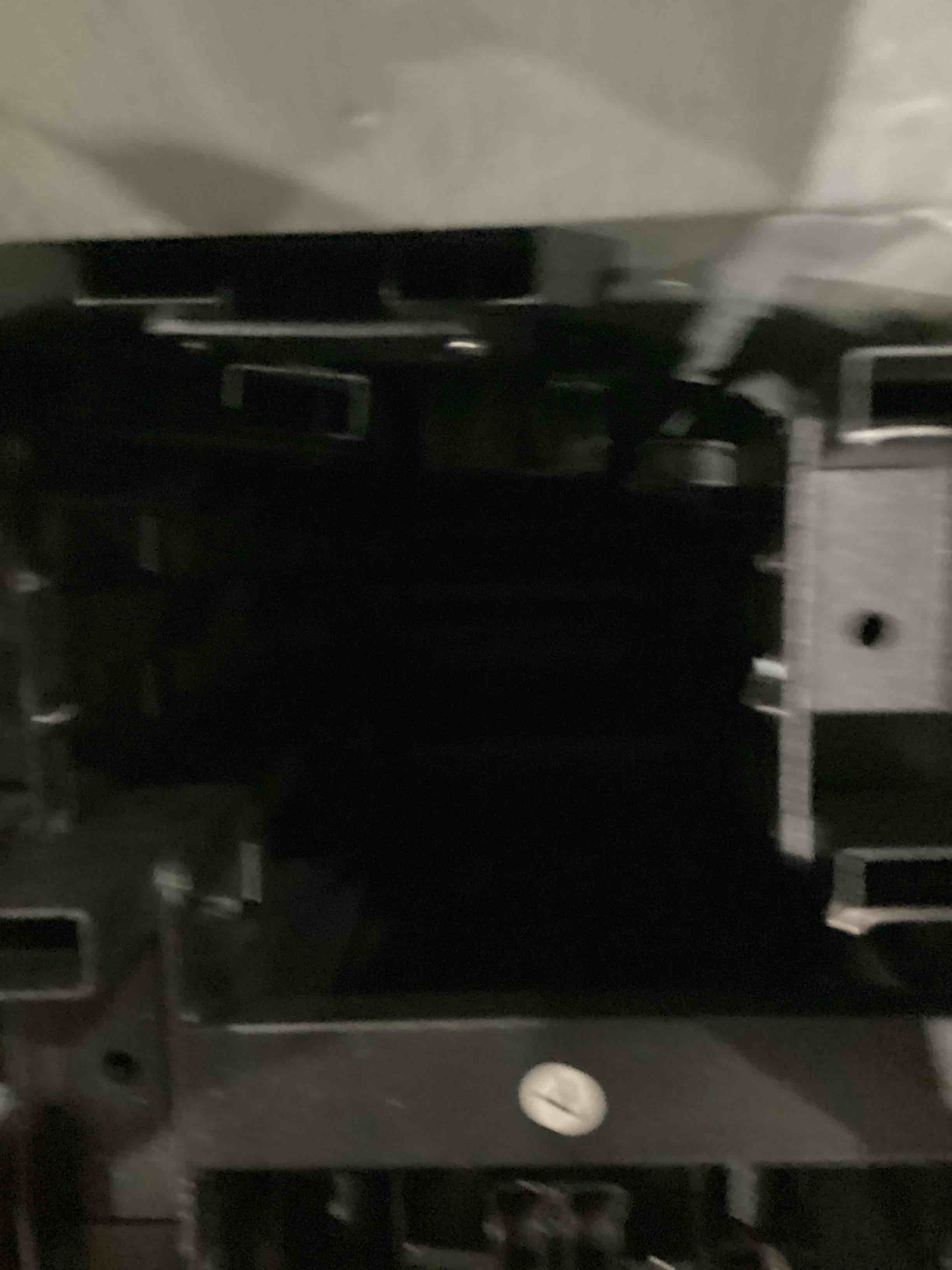 https://s3.amazonaws.com/lotting-images-prod/bidfta/BRN1439993_1754922527057.jpeg