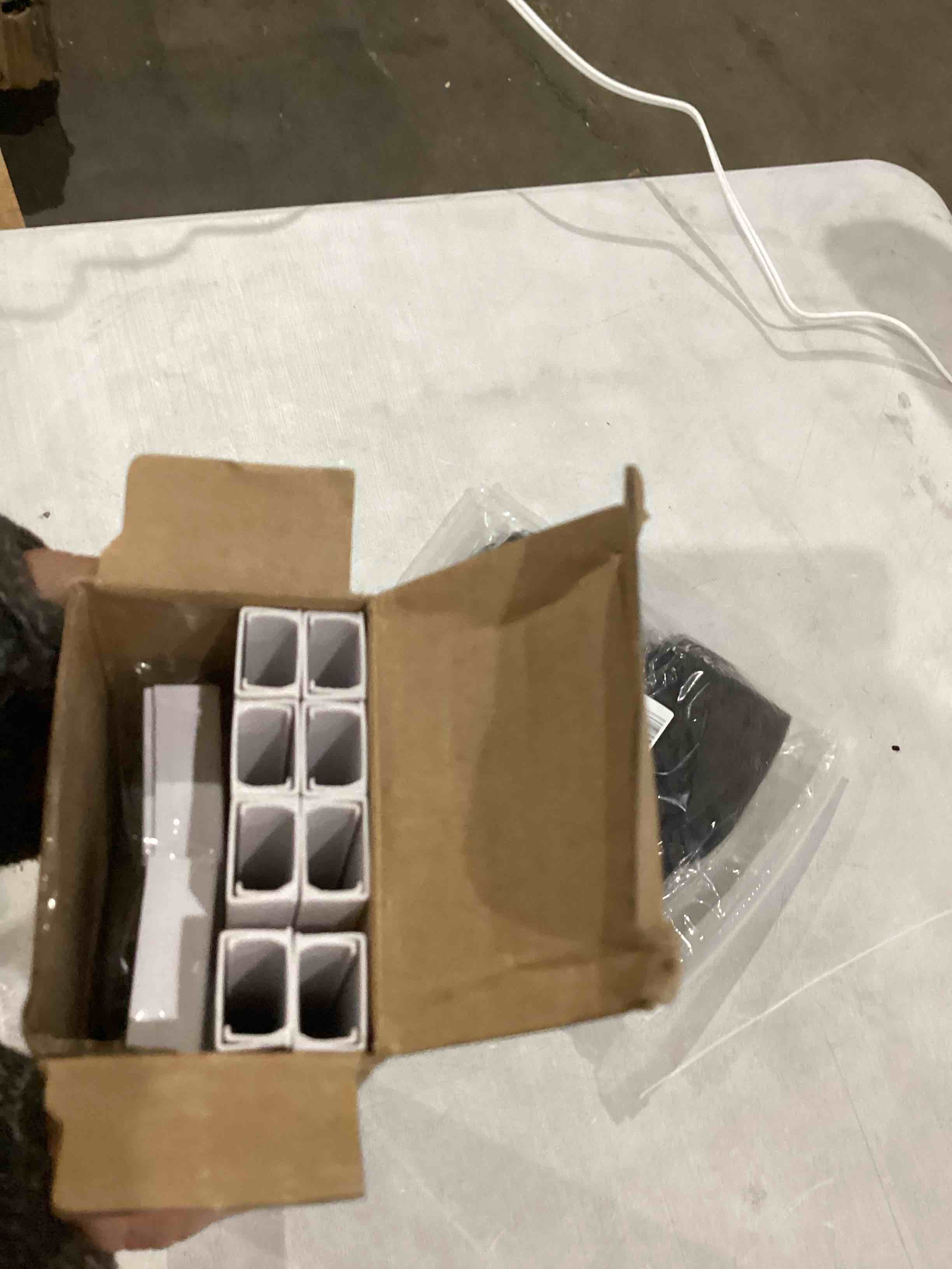 https://s3.amazonaws.com/lotting-images-prod/bidfta/BRN1440163_1755011933385.jpeg