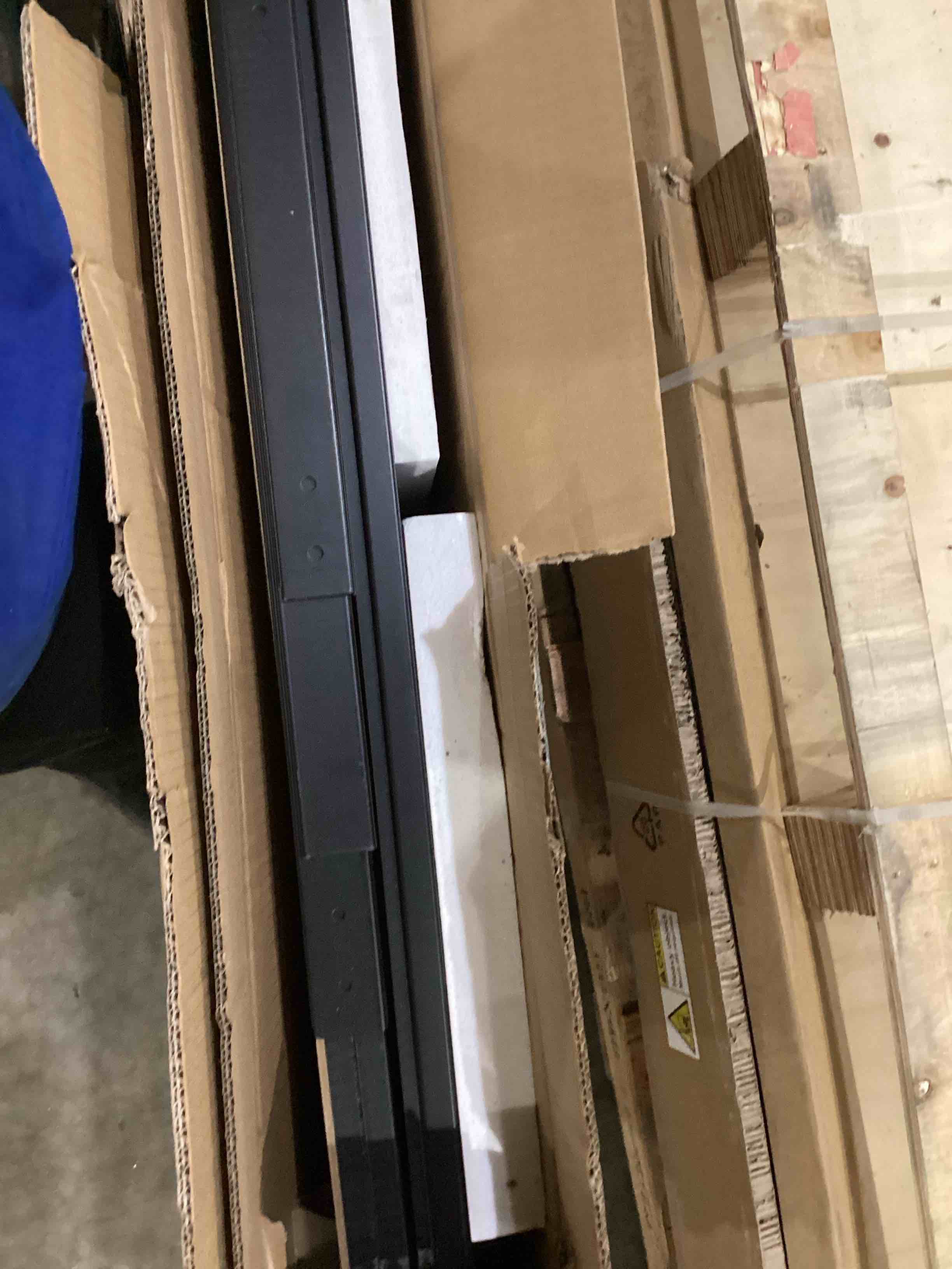 https://s3.amazonaws.com/lotting-images-prod/bidfta/BRN1440164_1755012213399.jpeg