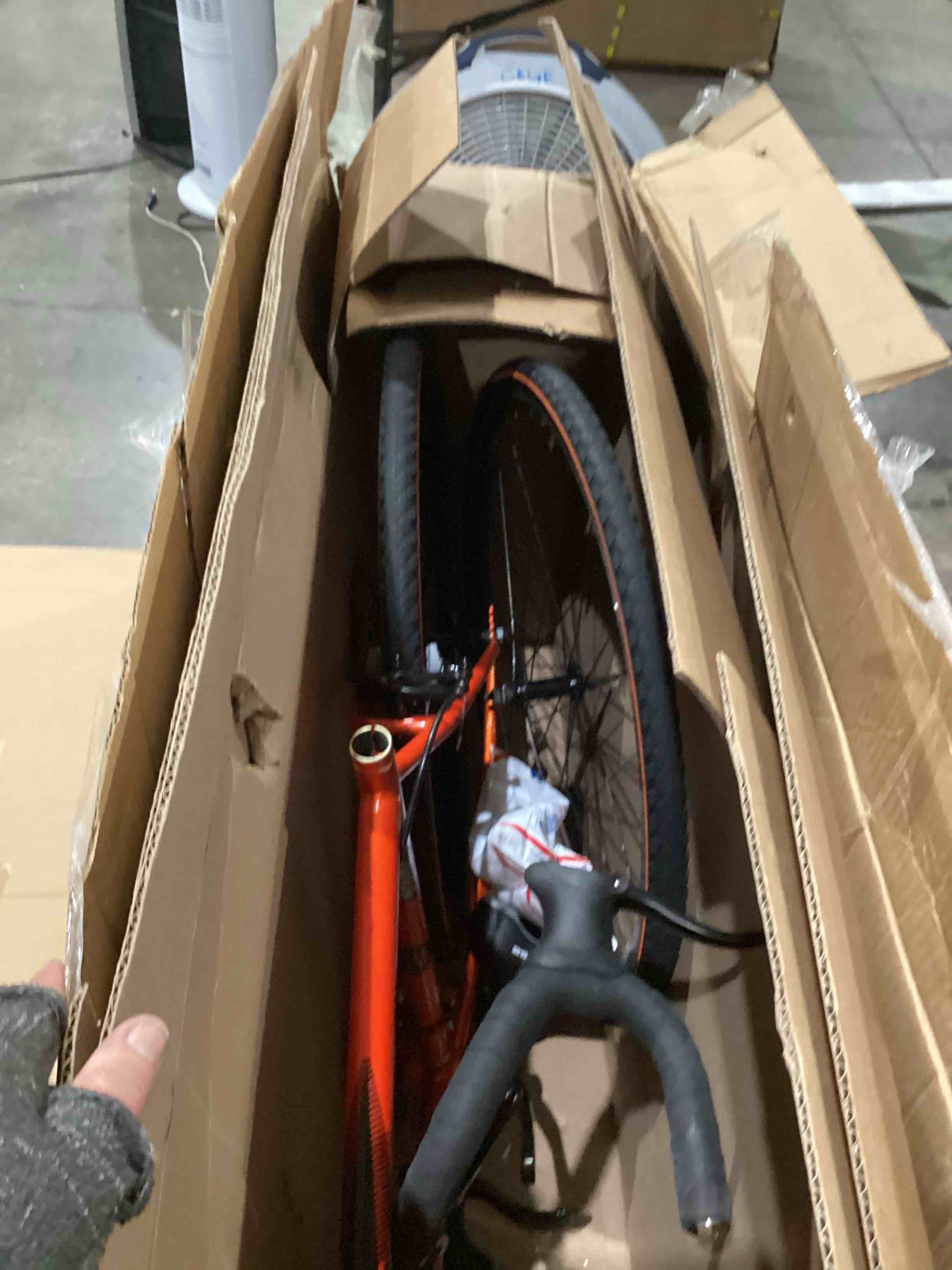 https://s3.amazonaws.com/lotting-images-prod/bidfta/BRN1440369_1755192628444.jpeg