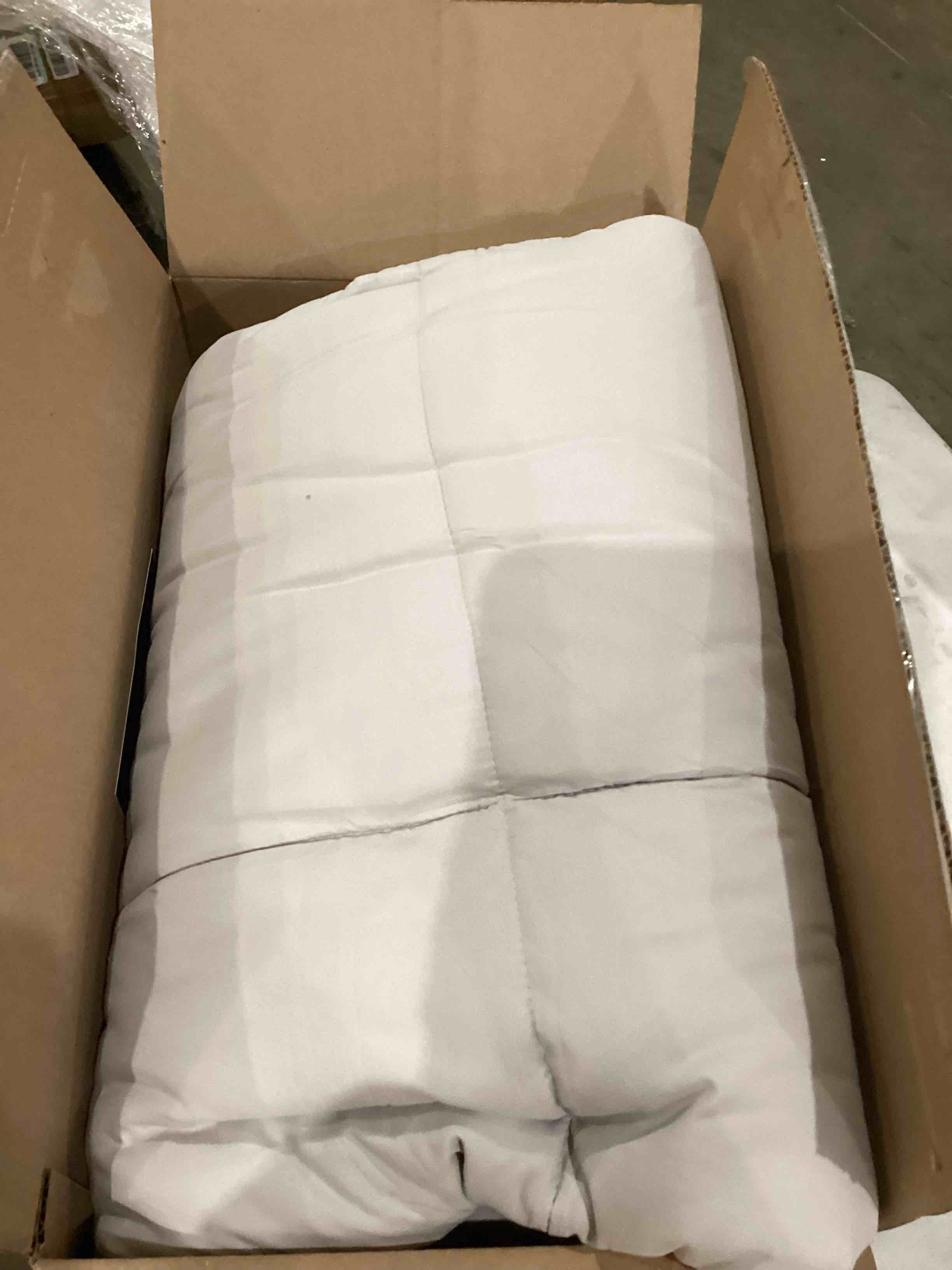 https://s3.amazonaws.com/lotting-images-prod/bidfta/BRN1440387_1755257977620.jpeg
