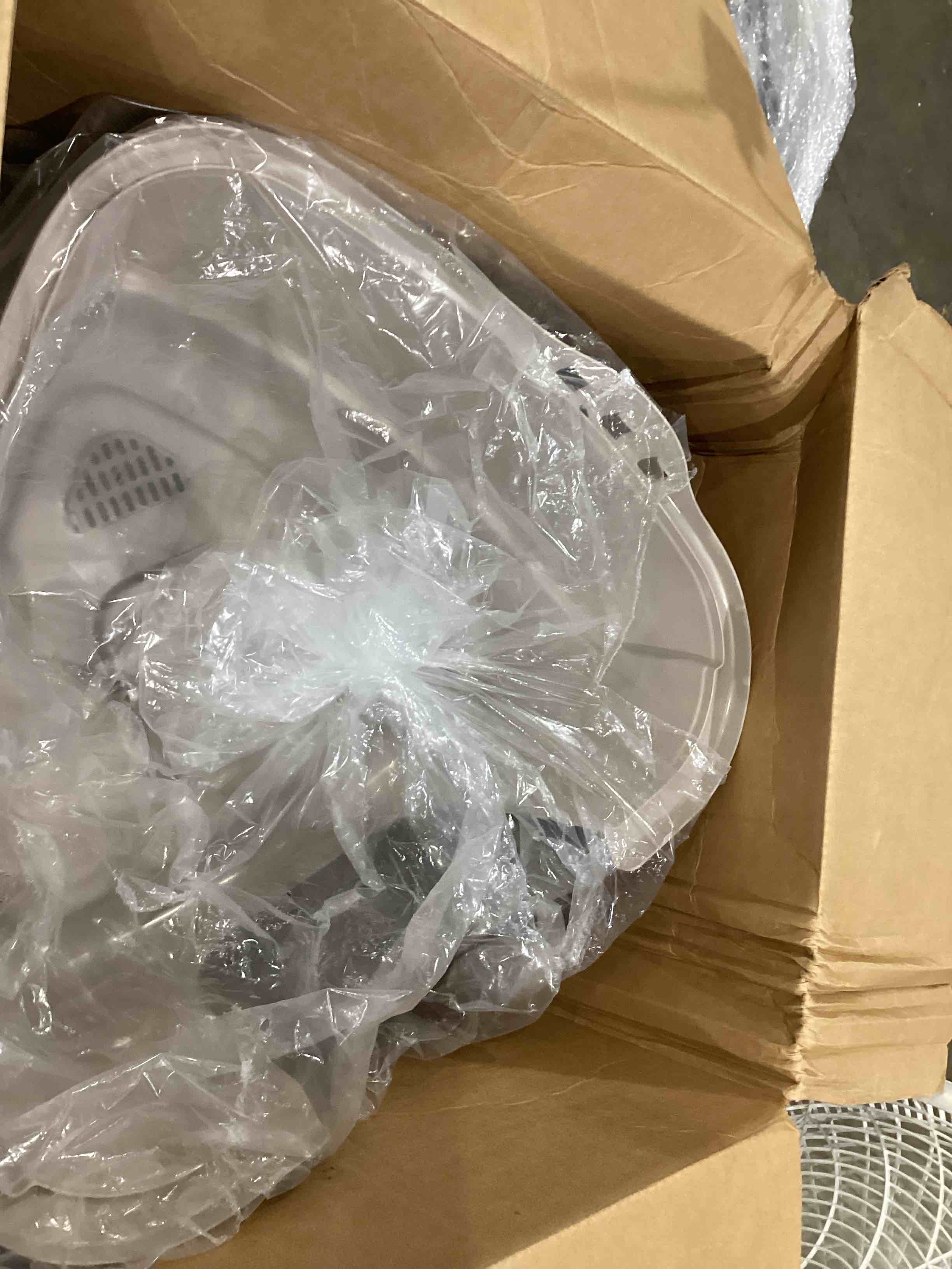 https://s3.amazonaws.com/lotting-images-prod/bidfta/BRN1440390_1755258857652.jpeg