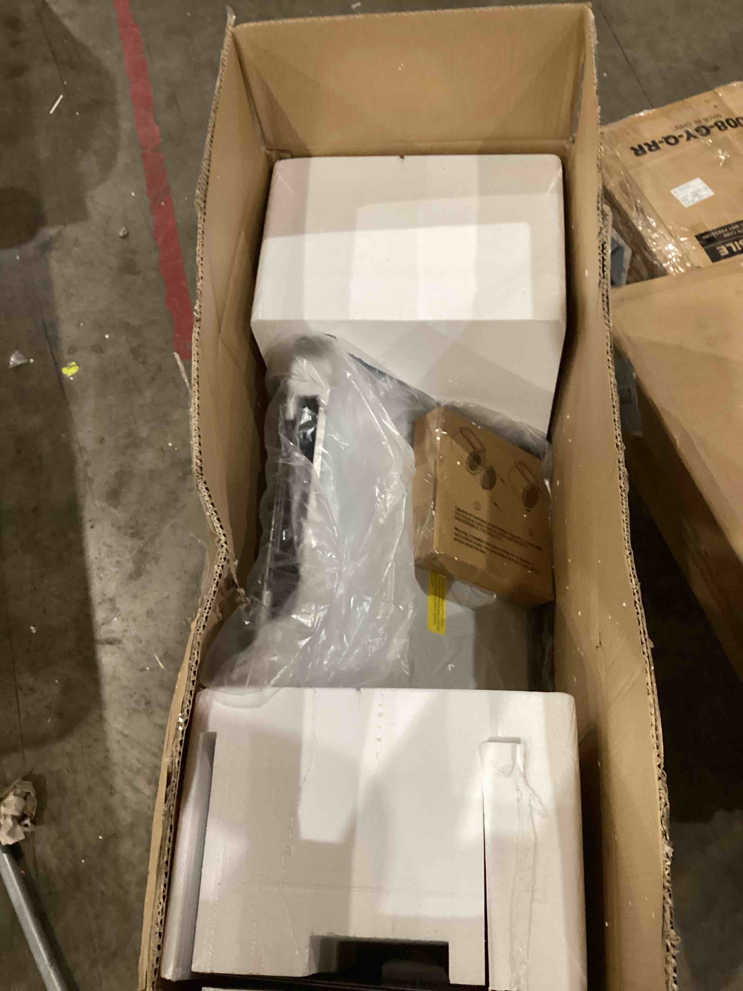 https://s3.amazonaws.com/lotting-images-prod/bidfta/BRN1440492_1755516295705.jpeg
