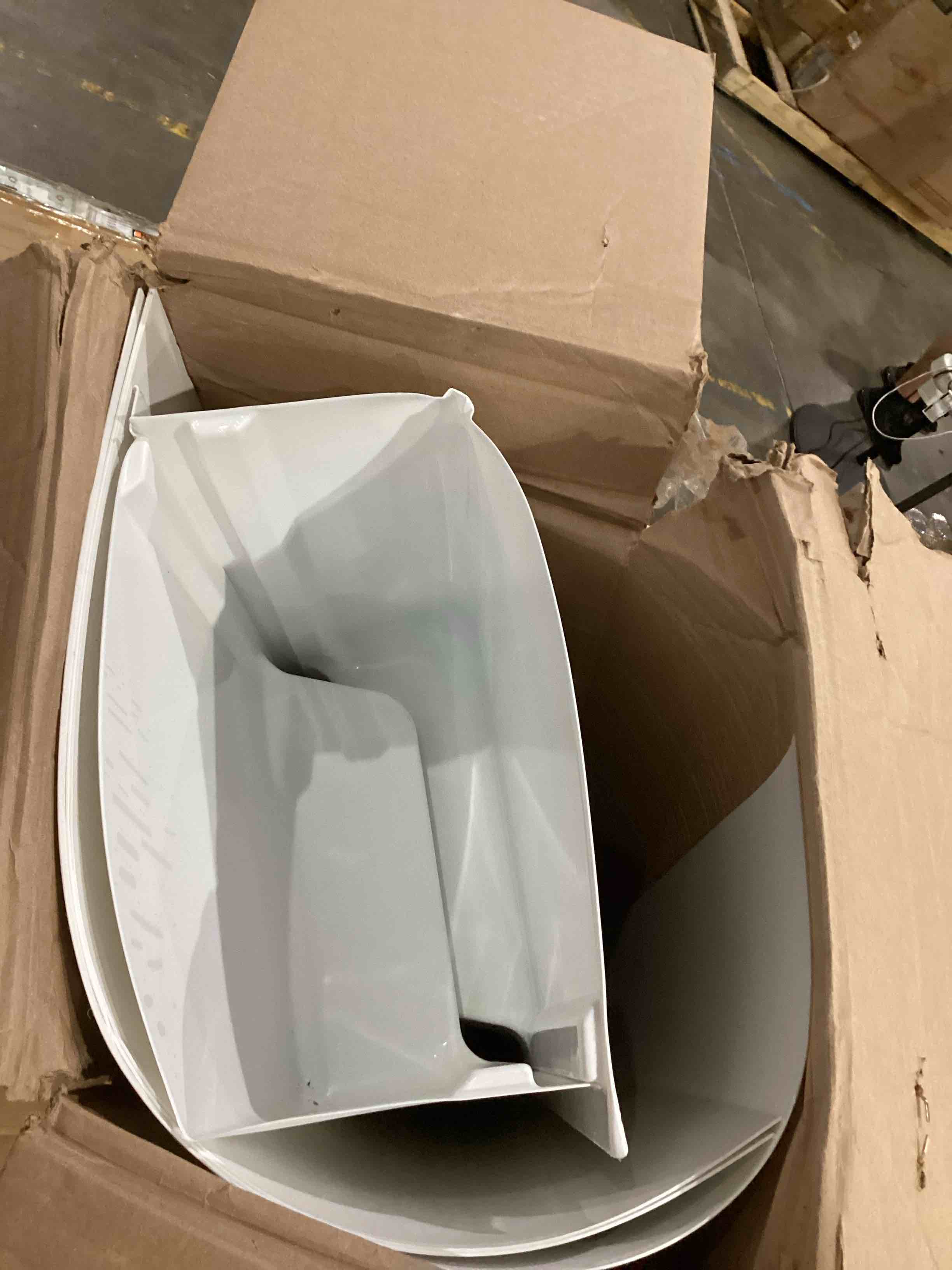 https://s3.amazonaws.com/lotting-images-prod/bidfta/BRN1440495_1755517403212.jpeg