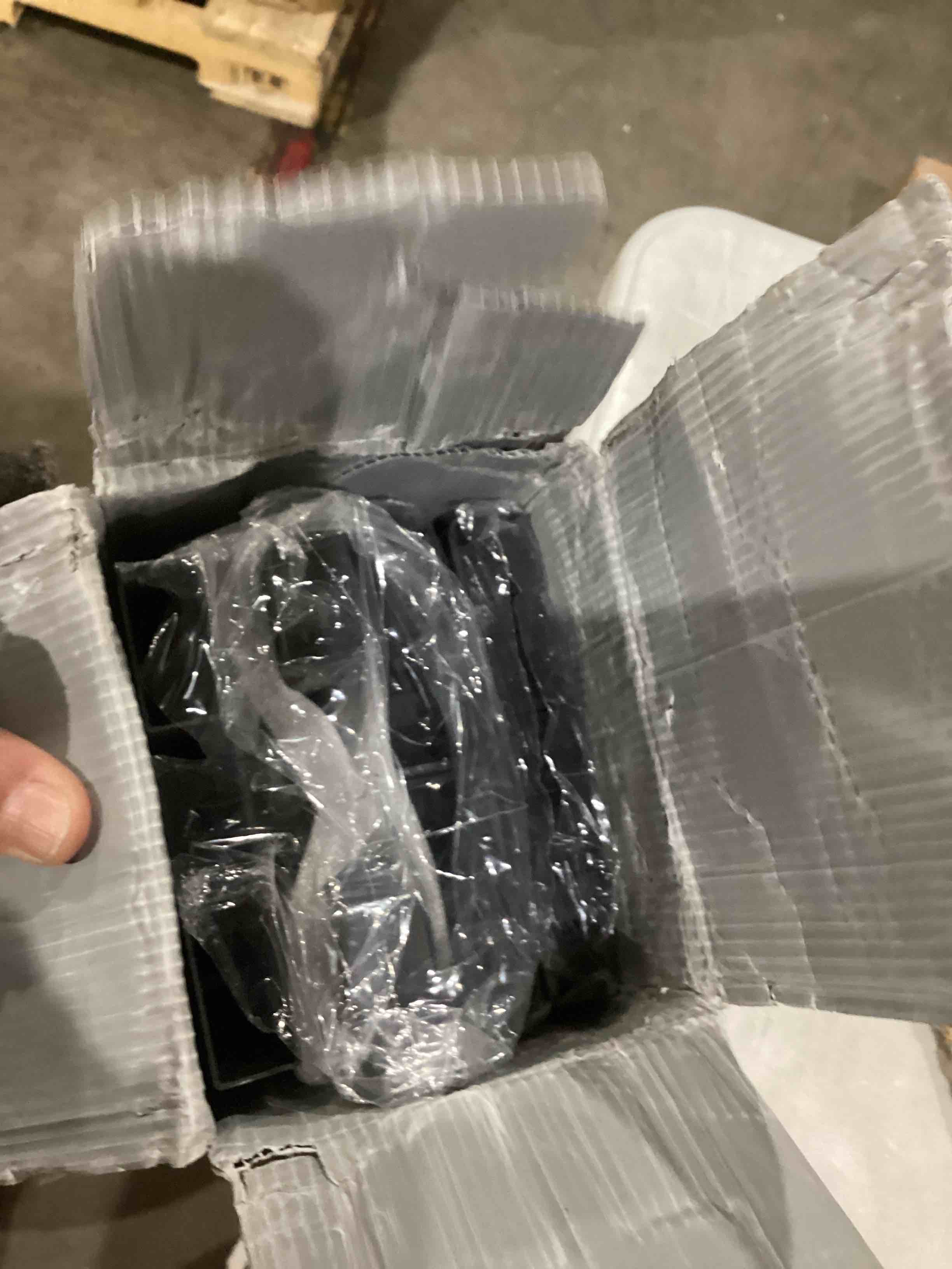https://s3.amazonaws.com/lotting-images-prod/bidfta/BRN1440705_1755611654765.jpeg