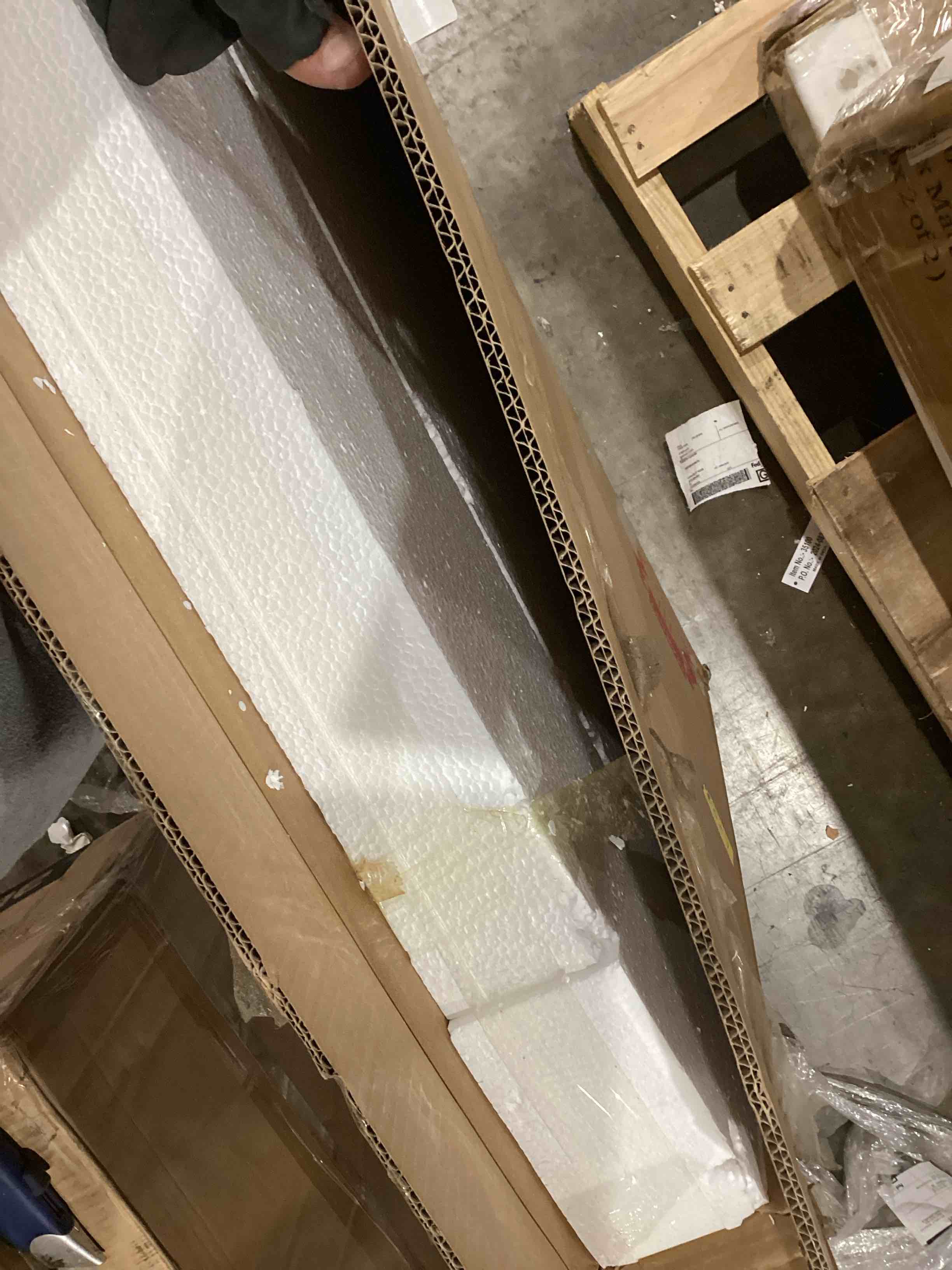 https://s3.amazonaws.com/lotting-images-prod/bidfta/BRN1440851_1755786154427.jpeg