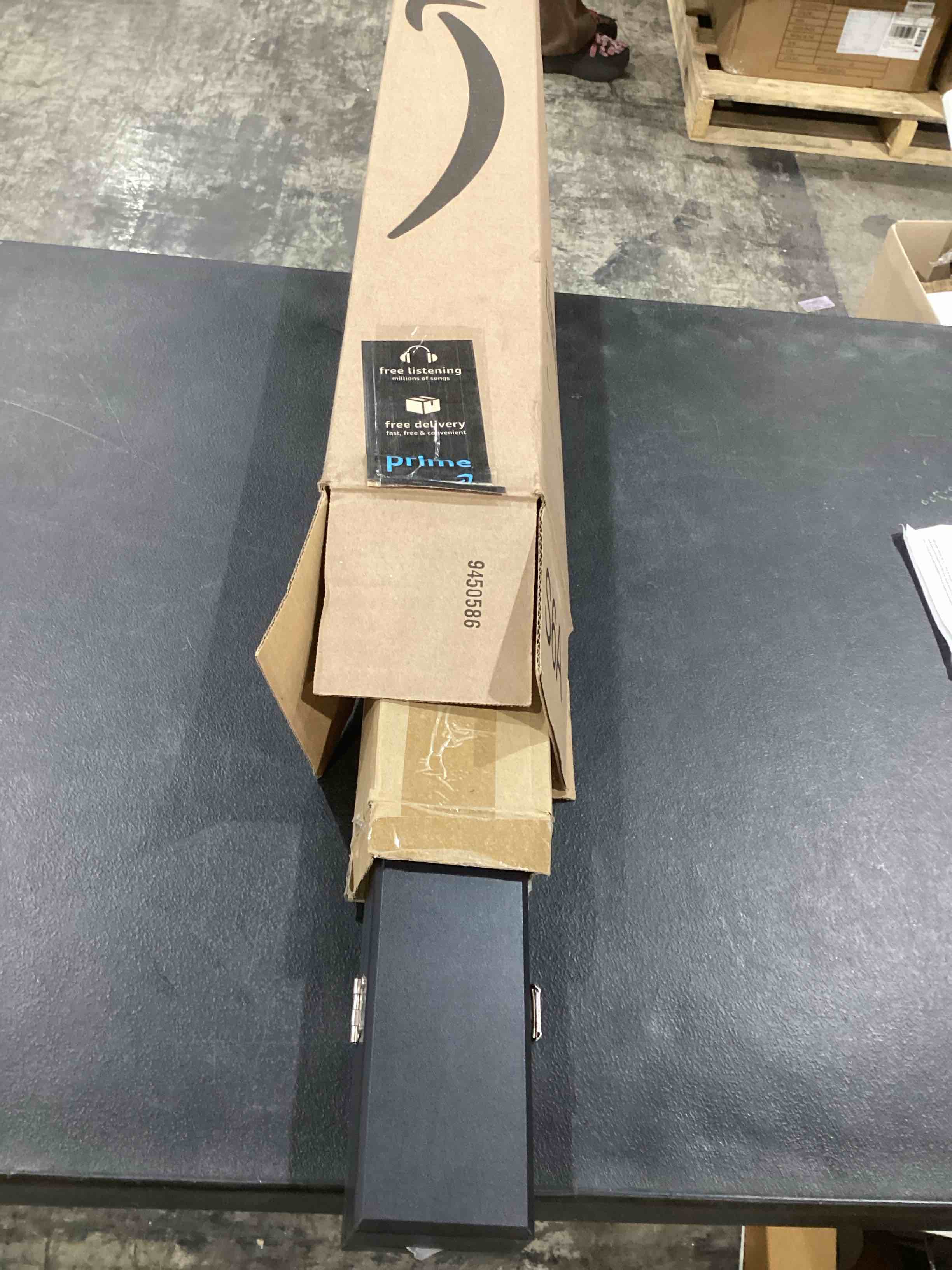 https://s3.amazonaws.com/lotting-images-prod/bidfta/BRN1444417_1743527205786.jpeg