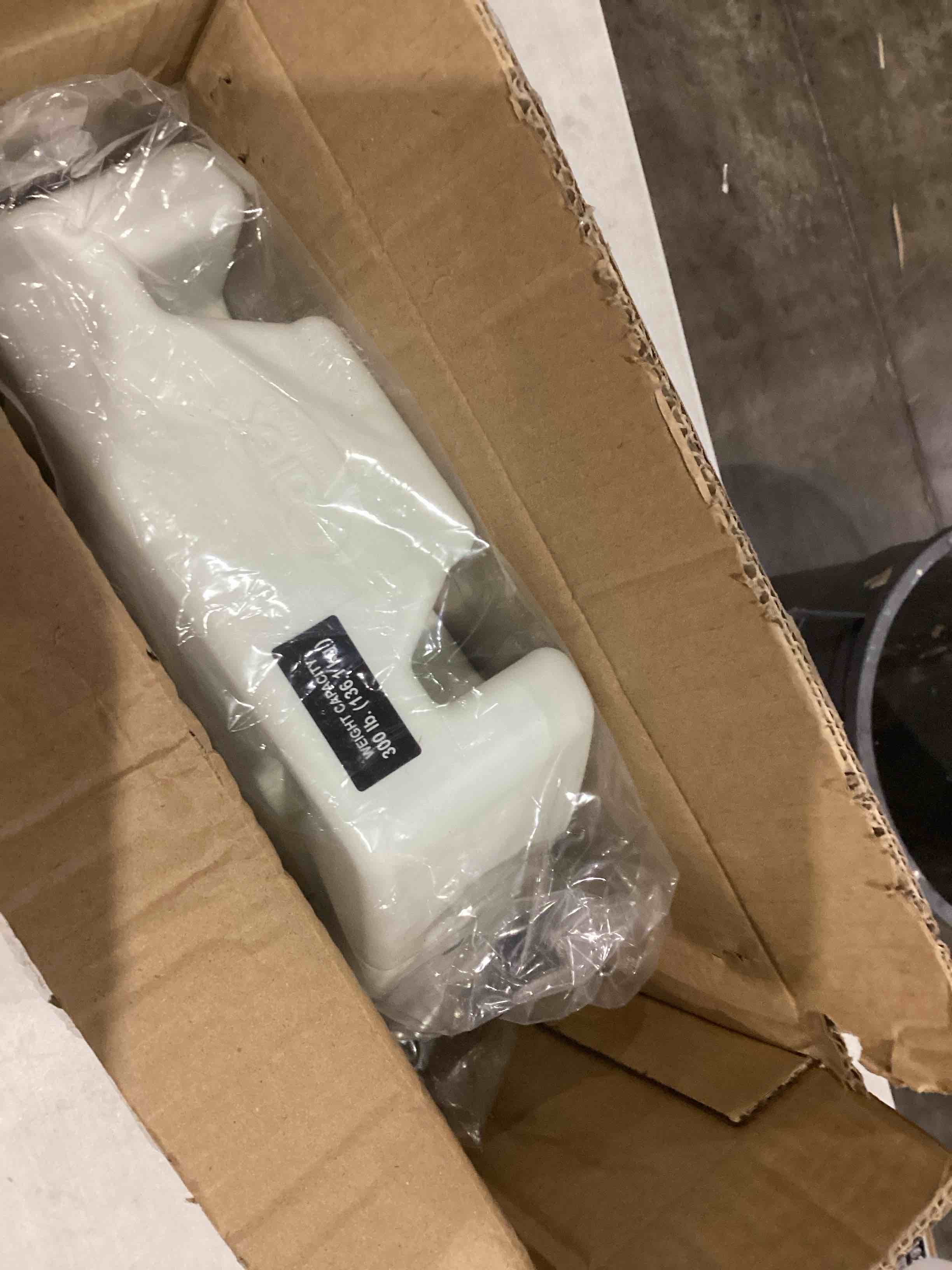 https://s3.amazonaws.com/lotting-images-prod/bidfta/BRN1446170_1745241777843.jpeg