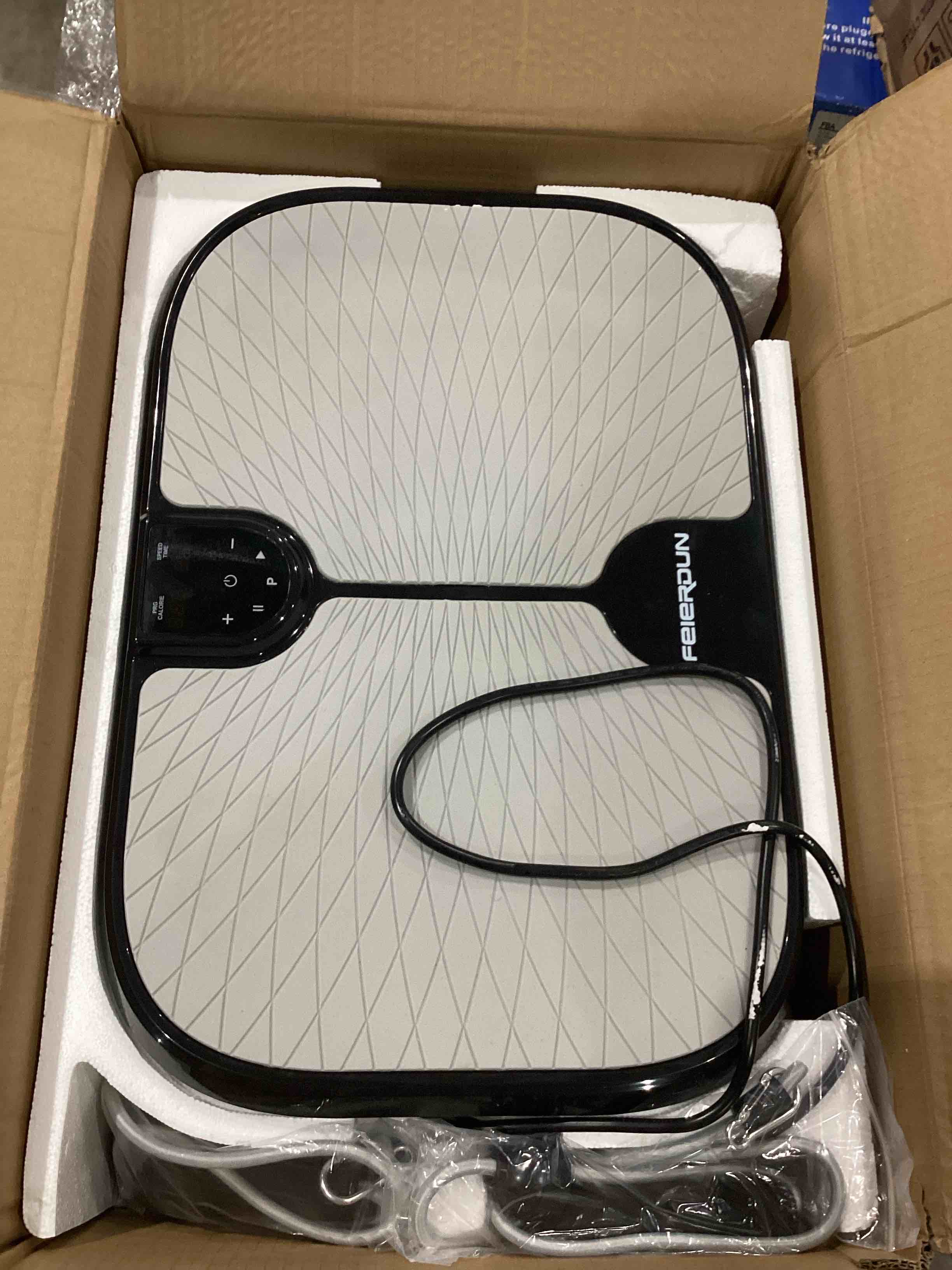https://s3.amazonaws.com/lotting-images-prod/bidfta/BRN1452324_1751485833004.jpeg