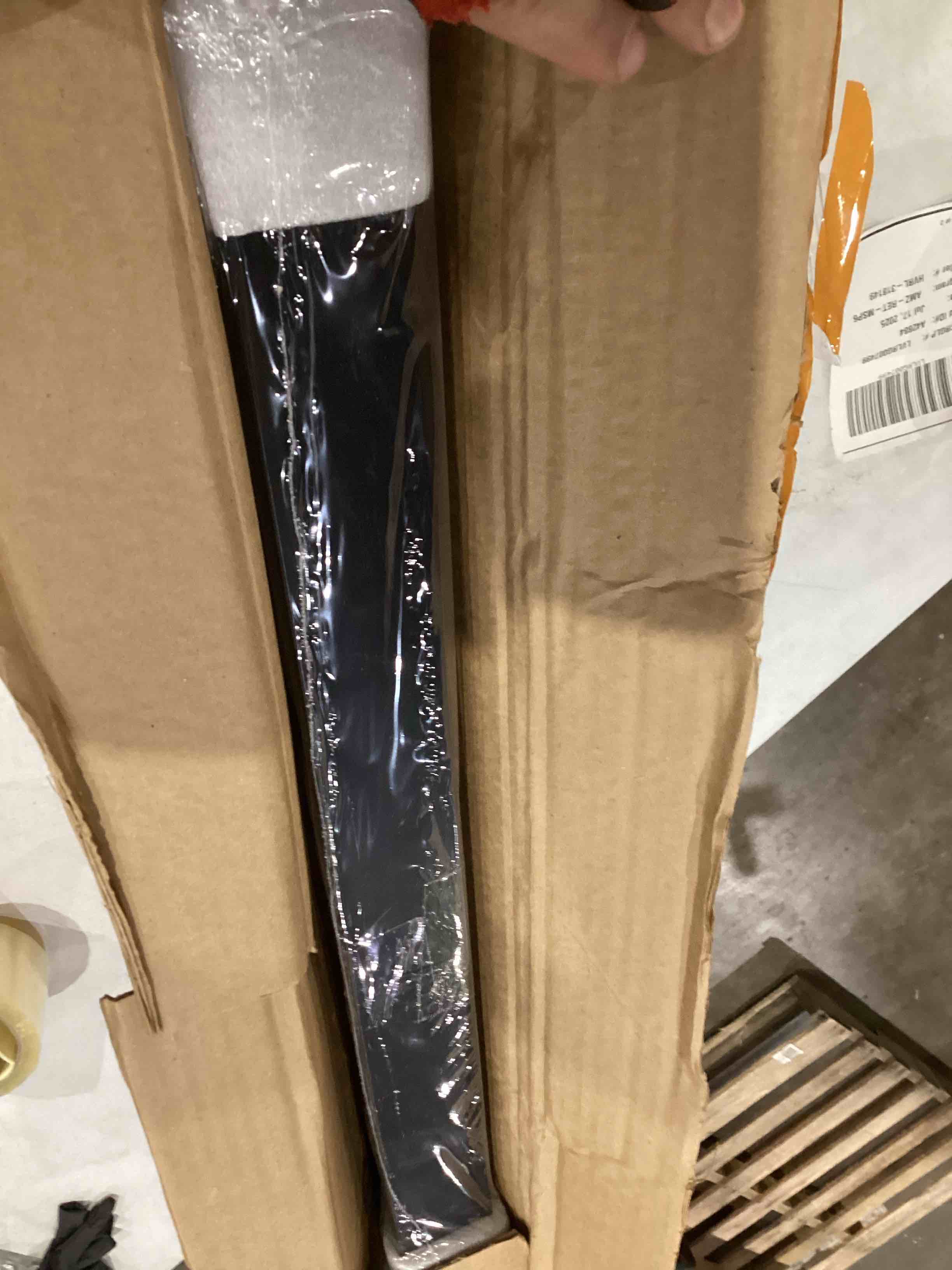 https://s3.amazonaws.com/lotting-images-prod/bidfta/BRN1452915_1754075136368.jpeg