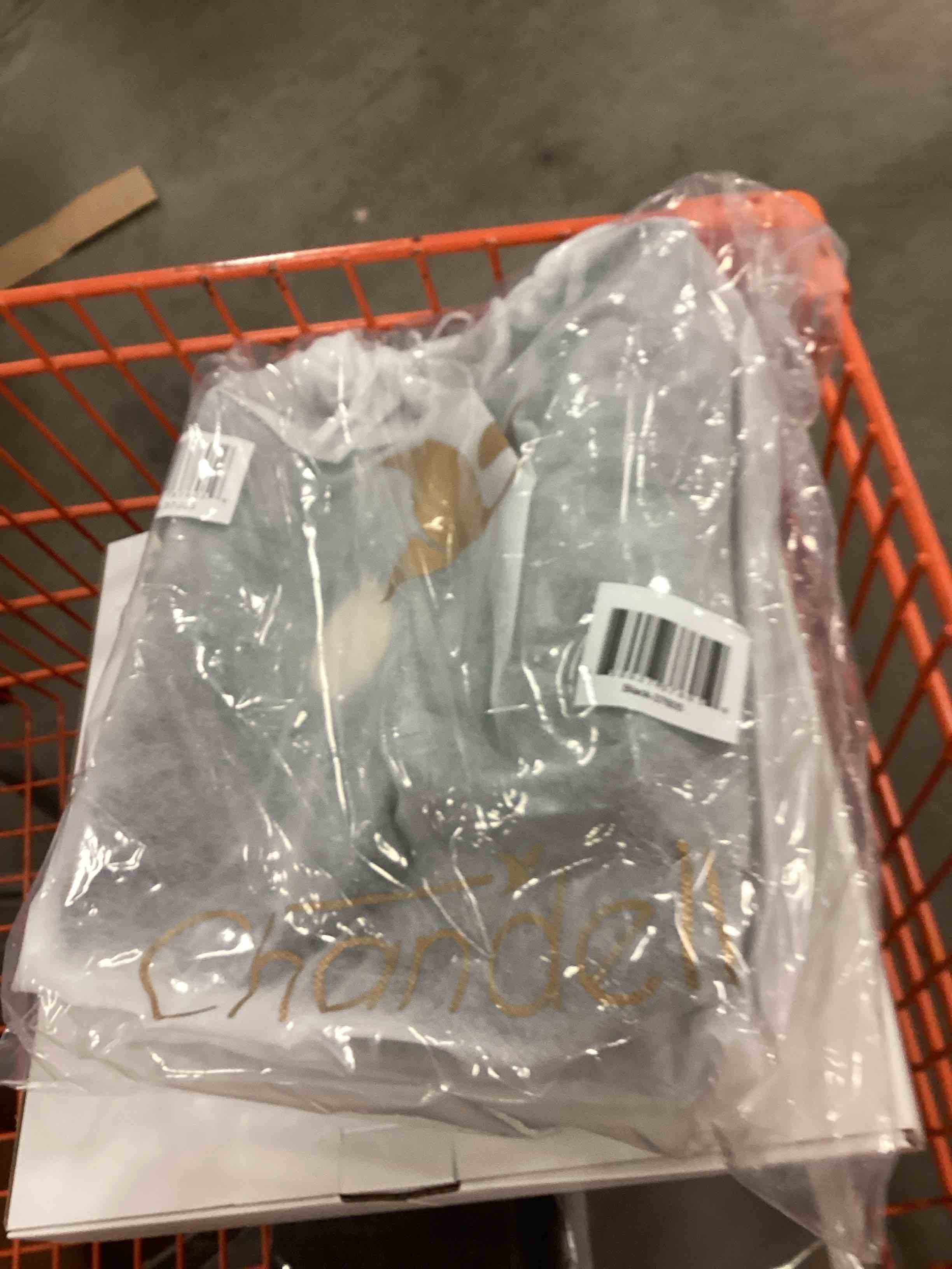 https://s3.amazonaws.com/lotting-images-prod/bidfta/BRN1459373_1735680497328.jpeg