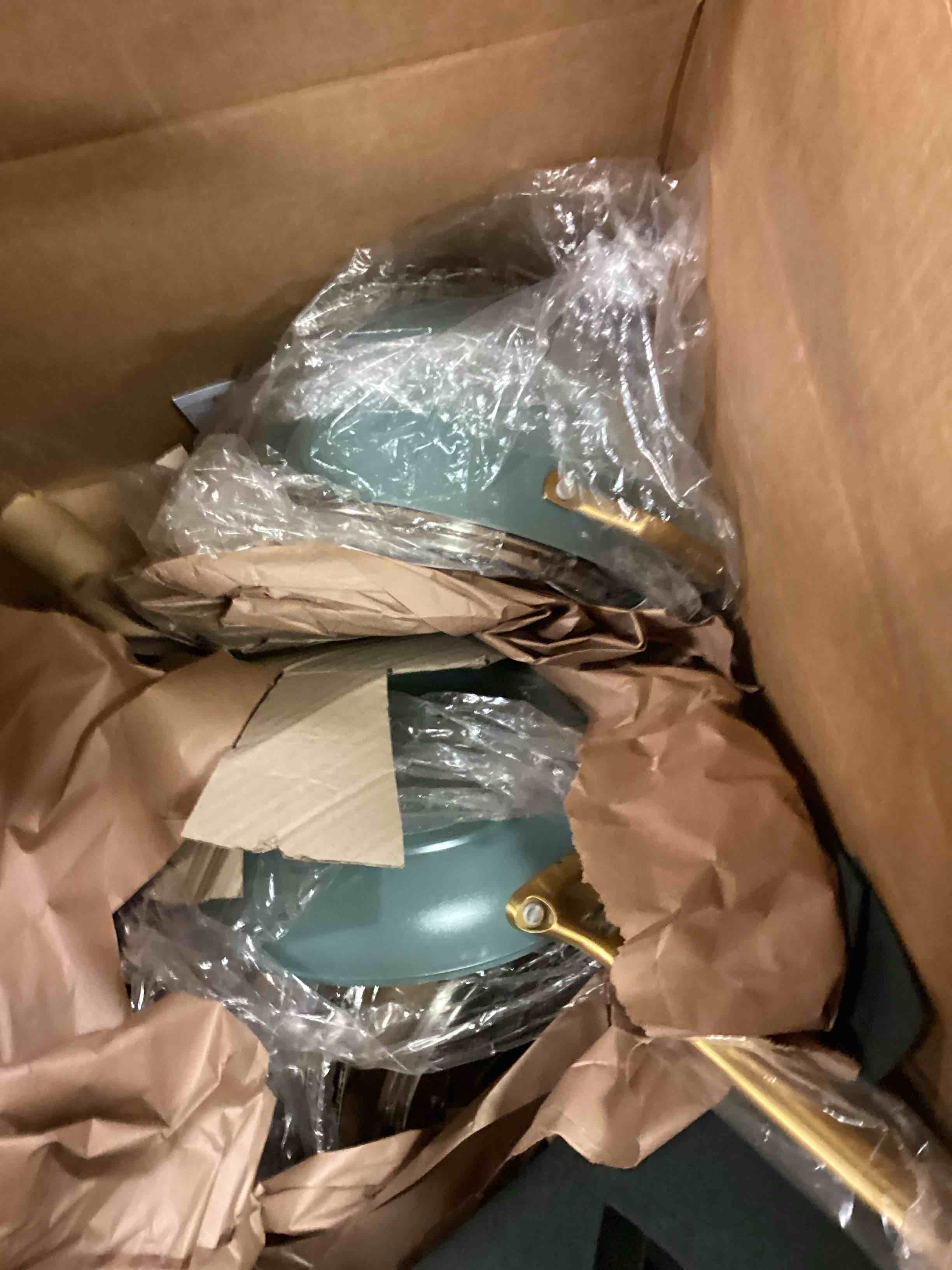 https://s3.amazonaws.com/lotting-images-prod/bidfta/BRN1461601_1736460249872.jpeg