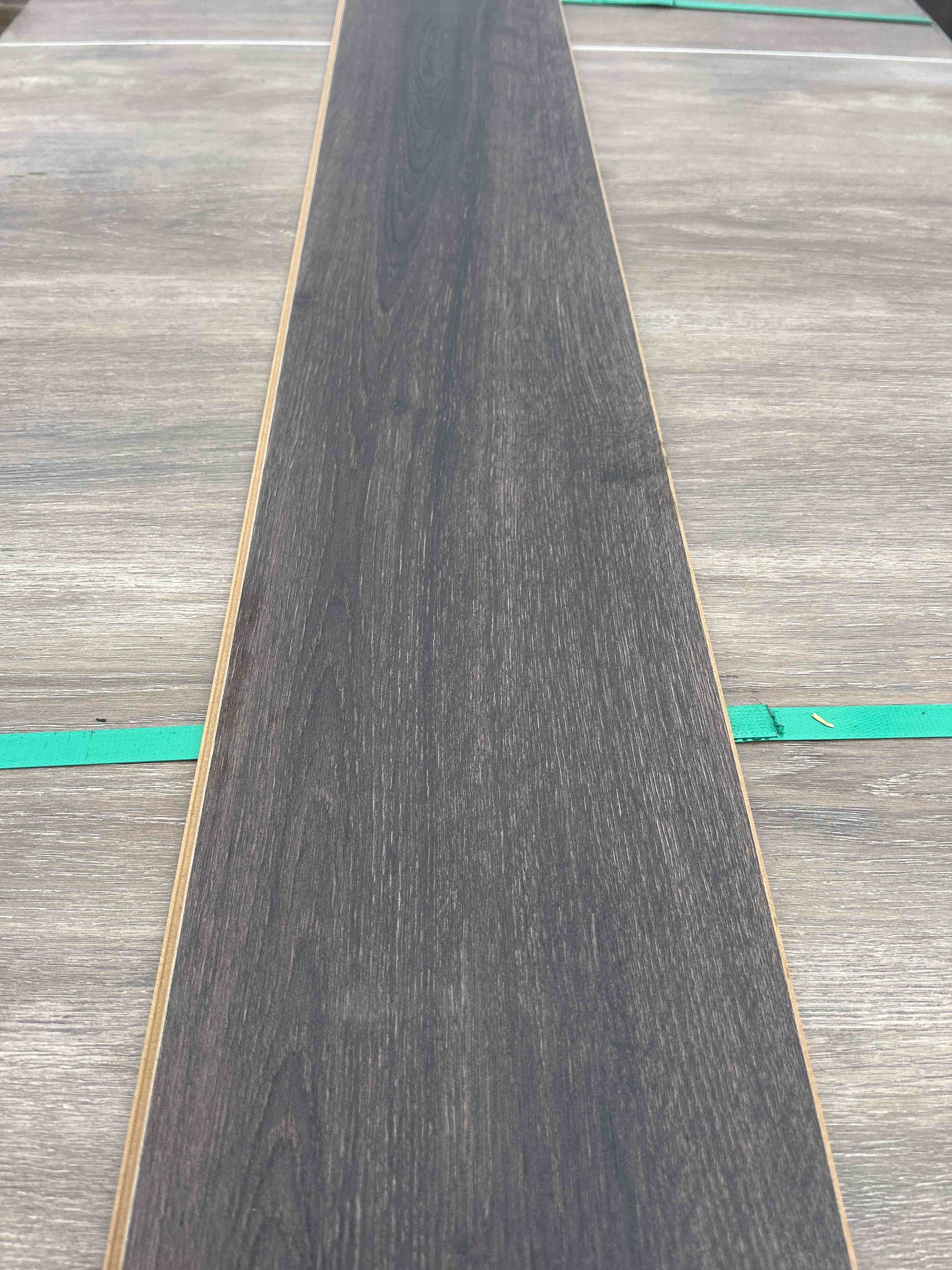 Laminate Wood Flooring (21.25 sq ft/ Box) 56 Boxes = 1190 Sq Ft - Bid per sq ft 