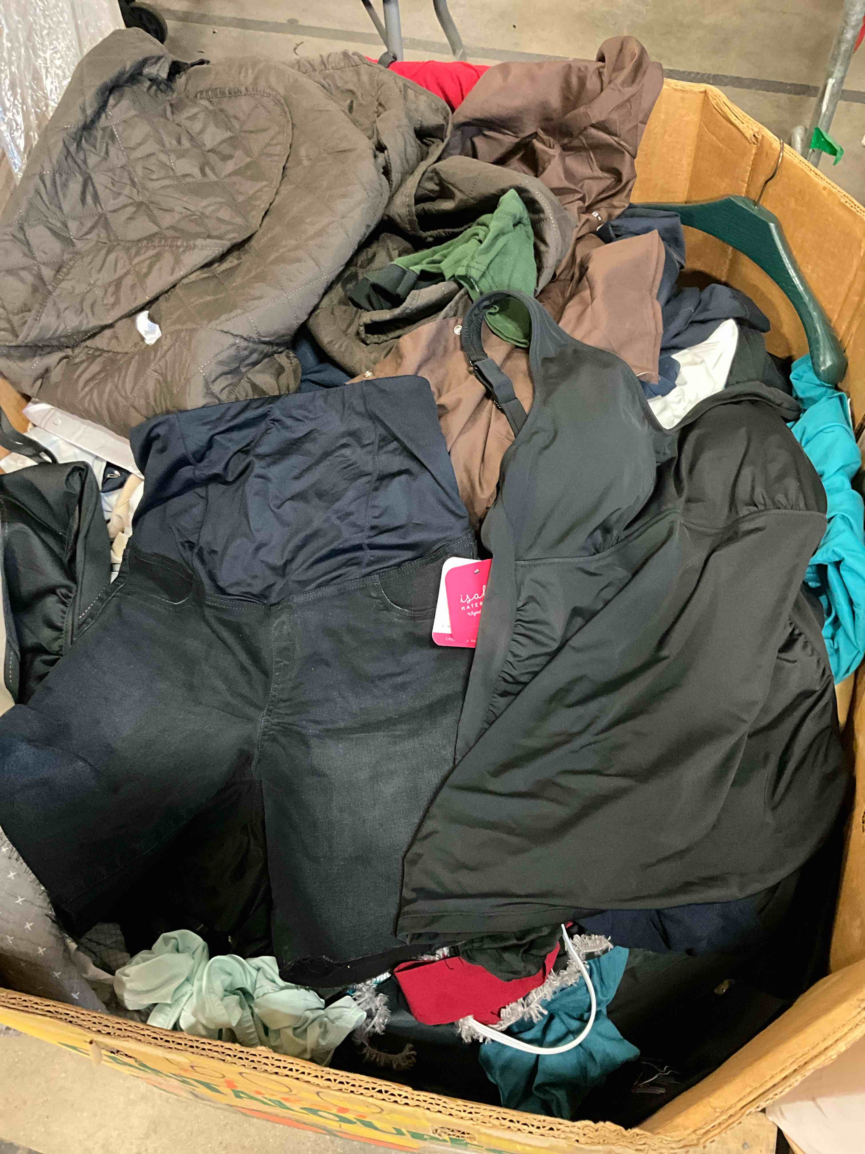 Bidders Choice On Assorted Size And Style on Brand New Clothing, ( Your bid per piece, First Come First Serve, Bidder choose own pieces )