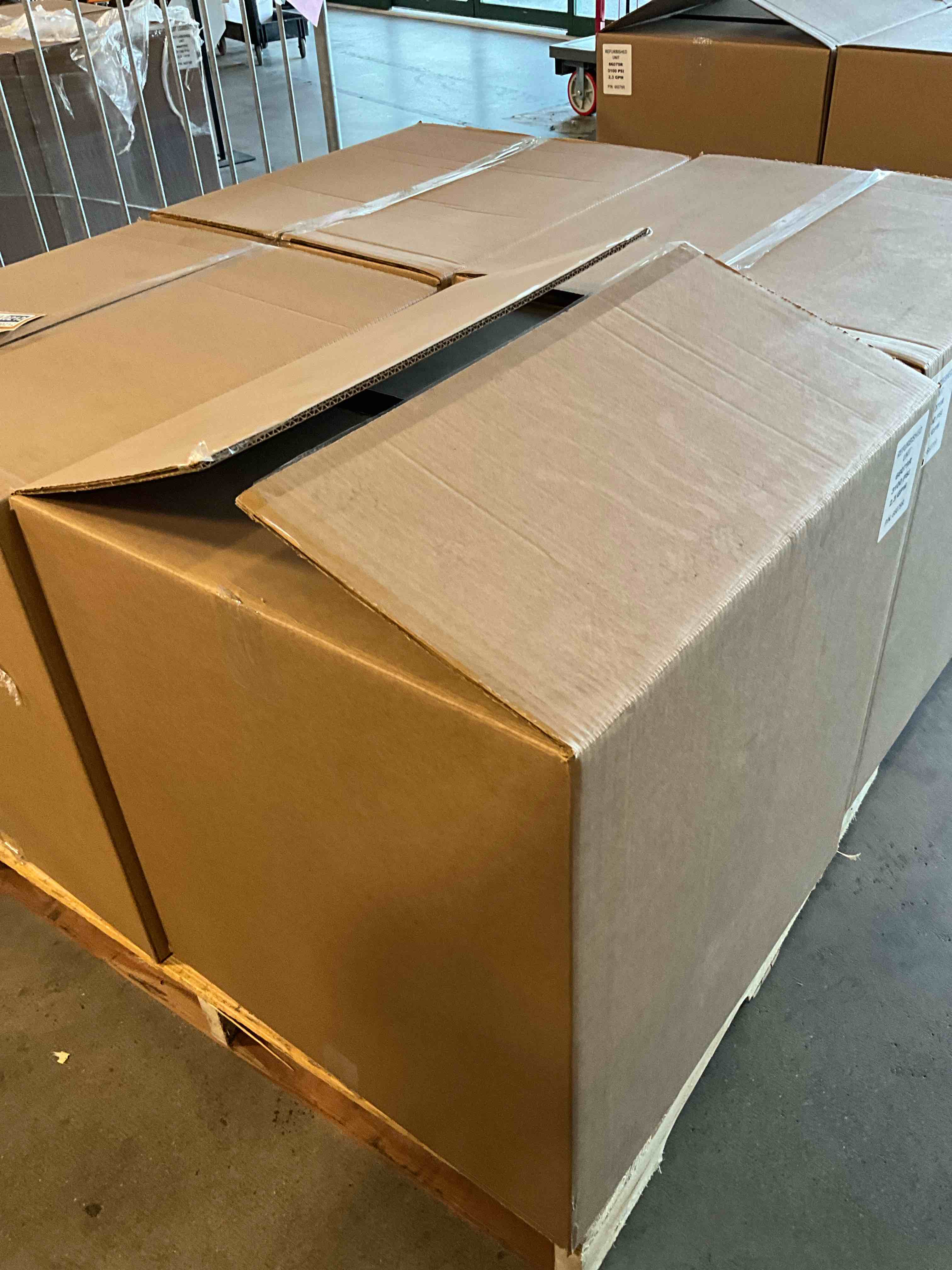 https://s3.amazonaws.com/lotting-images-prod/bidfta/BRN1470215_1755179696200.jpeg