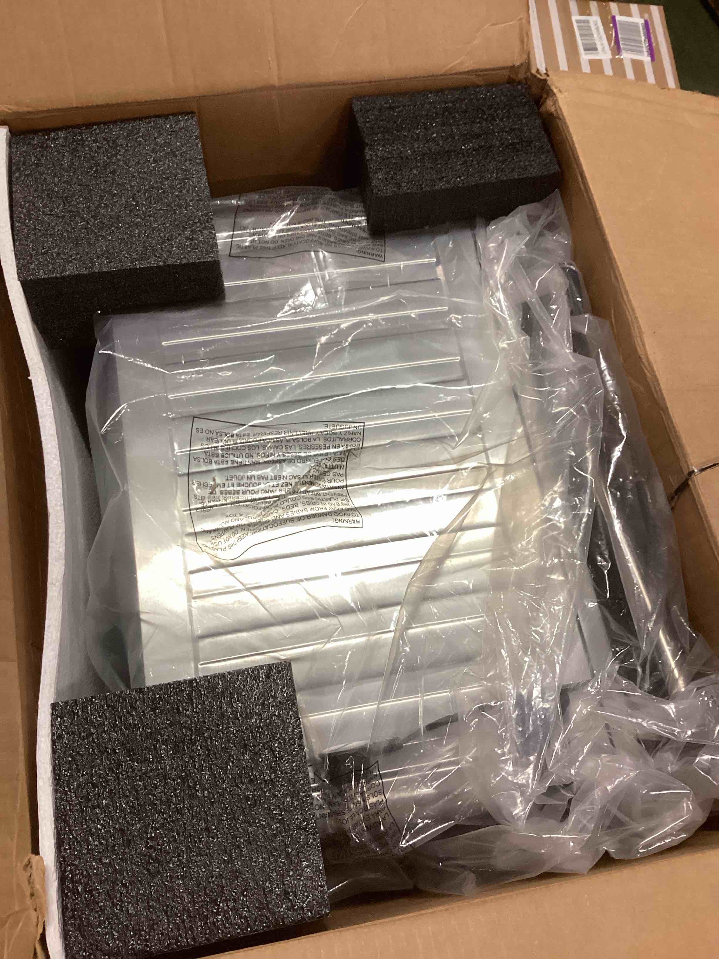 https://s3.amazonaws.com/lotting-images-prod/bidfta/BRN1484276_1734025112838.jpeg