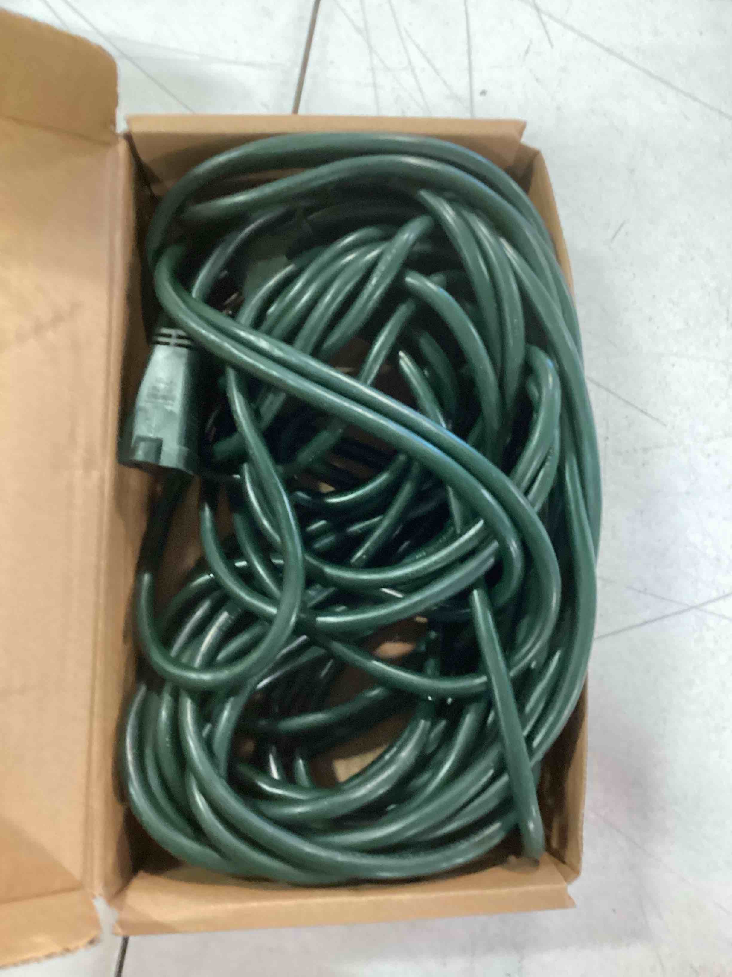 https://s3.amazonaws.com/lotting-images-prod/bidfta/BRN1485019_1734454657265.jpeg