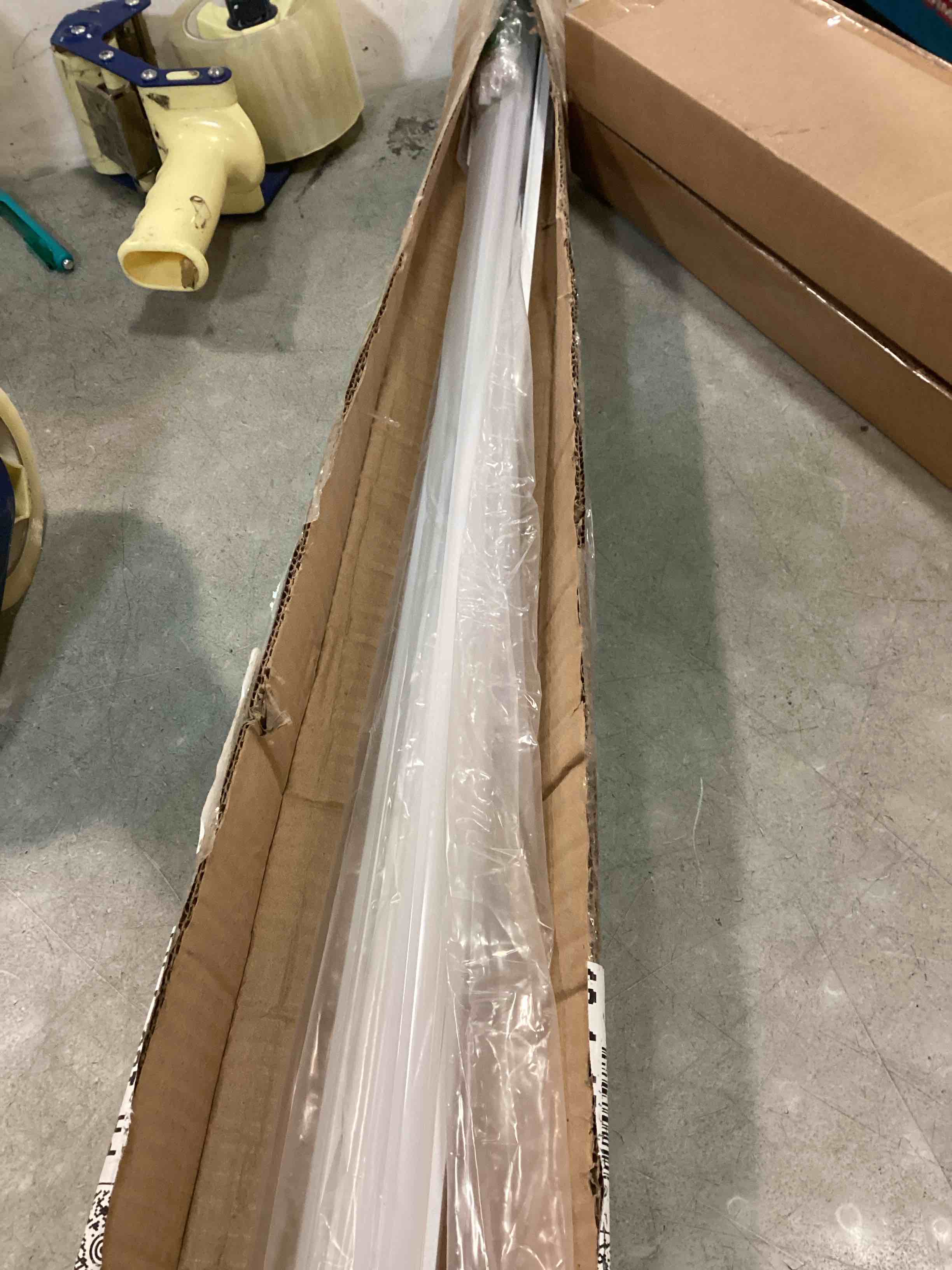 https://s3.amazonaws.com/lotting-images-prod/bidfta/BRN1485761_1734786044778.jpeg