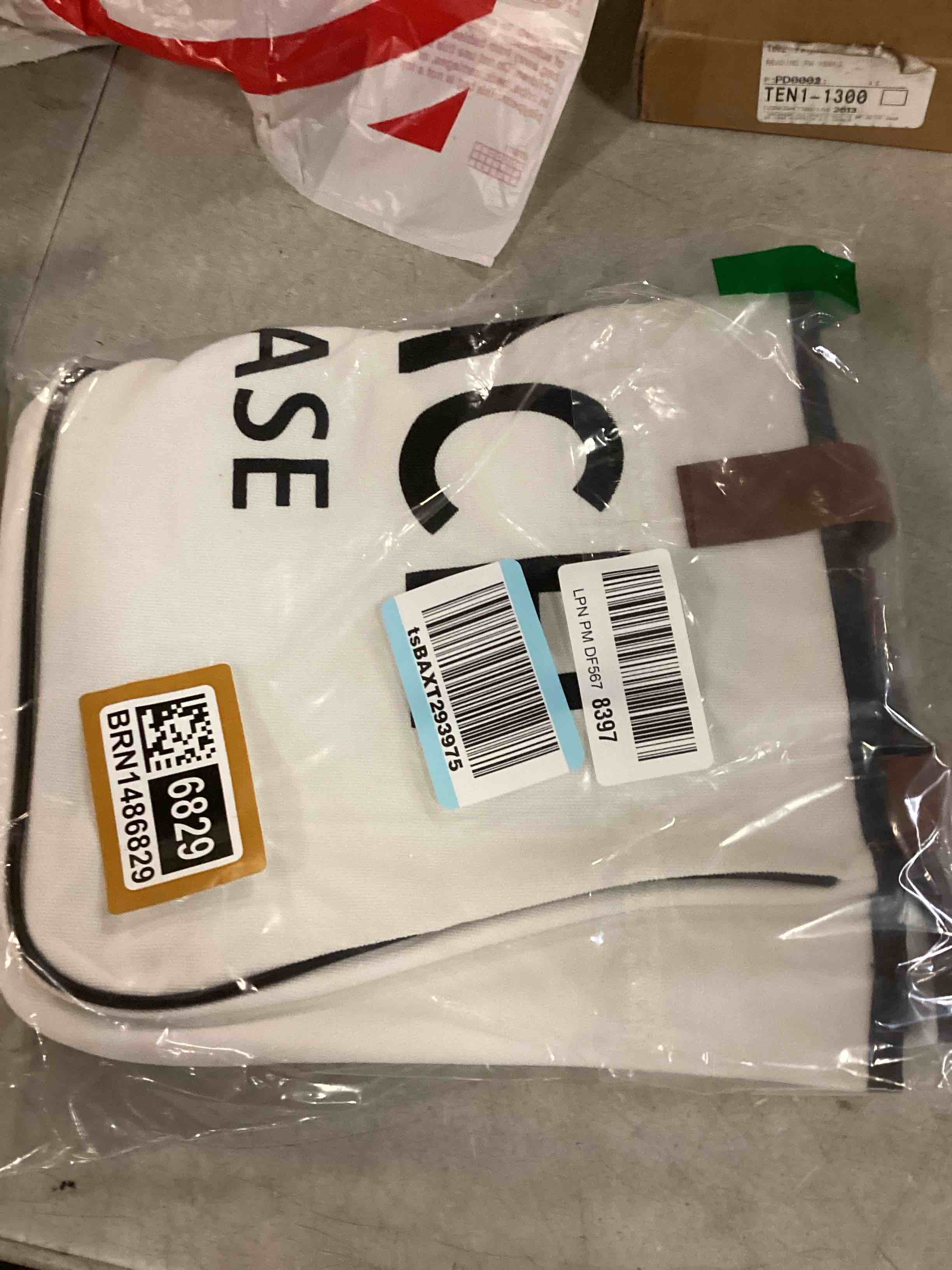 https://s3.amazonaws.com/lotting-images-prod/bidfta/BRN1486829_1733146827930.jpeg