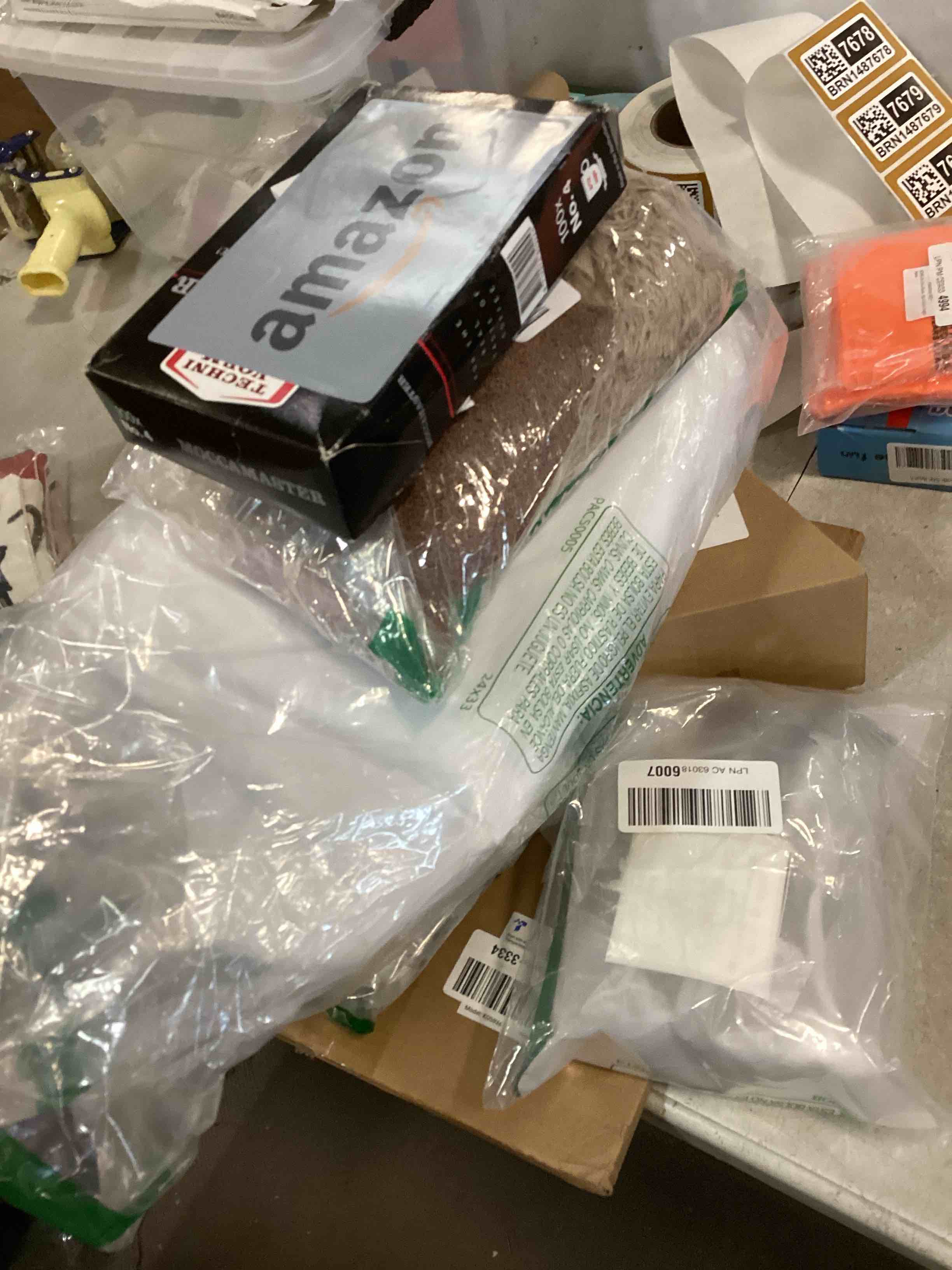 https://s3.amazonaws.com/lotting-images-prod/bidfta/BRN1487689_1733496854099.jpeg