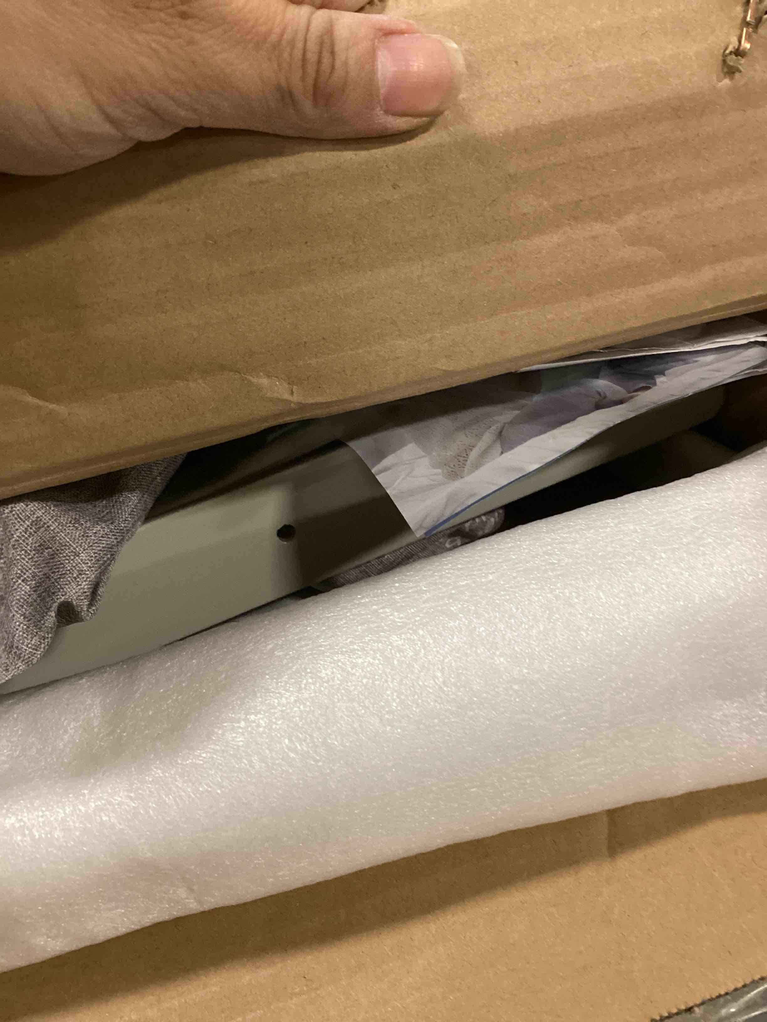 https://s3.amazonaws.com/lotting-images-prod/bidfta/BRN1493575_1734065924123.jpeg