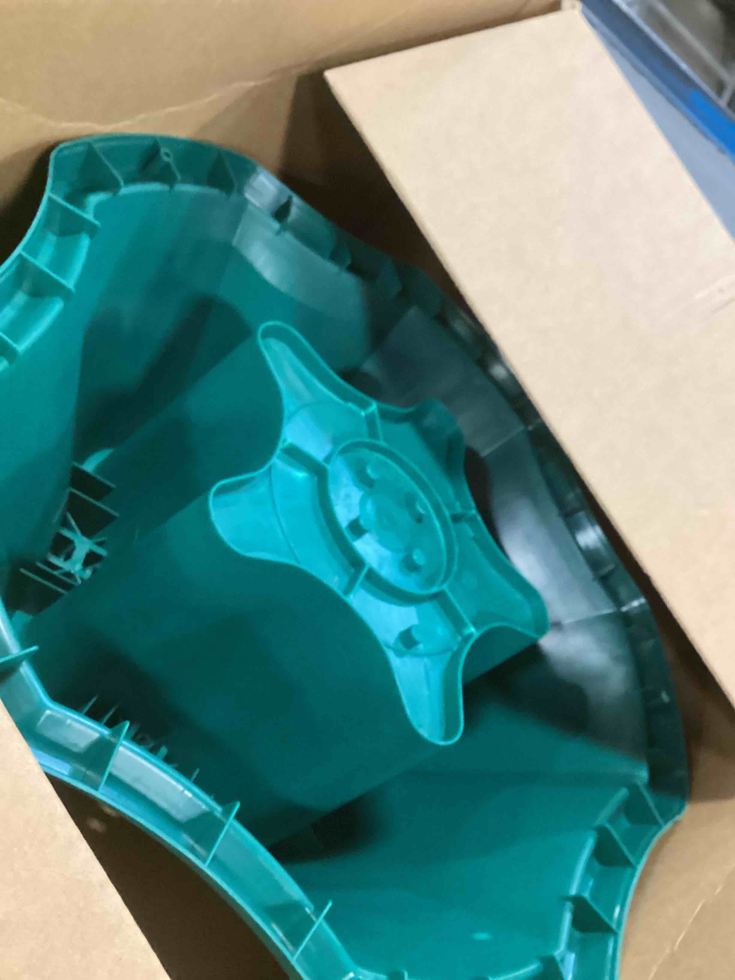 Condition photo showing Good Condition for Handythings Christmas Tree Stand, for Trees Up to 8-Feet, 1.3-Gallon Water Capacity