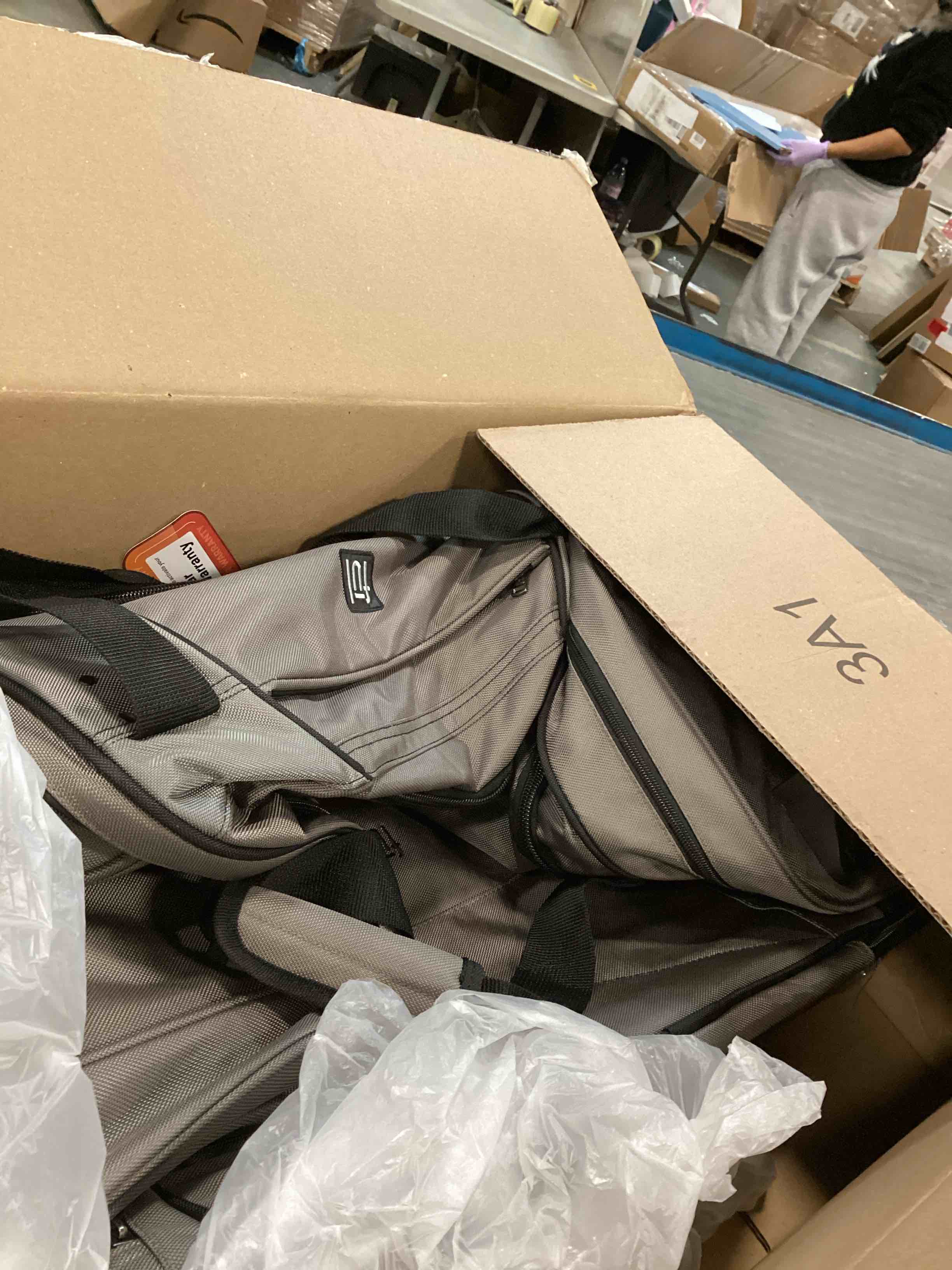https://s3.amazonaws.com/lotting-images-prod/bidfta/BRN1494606_1734663208135.jpeg