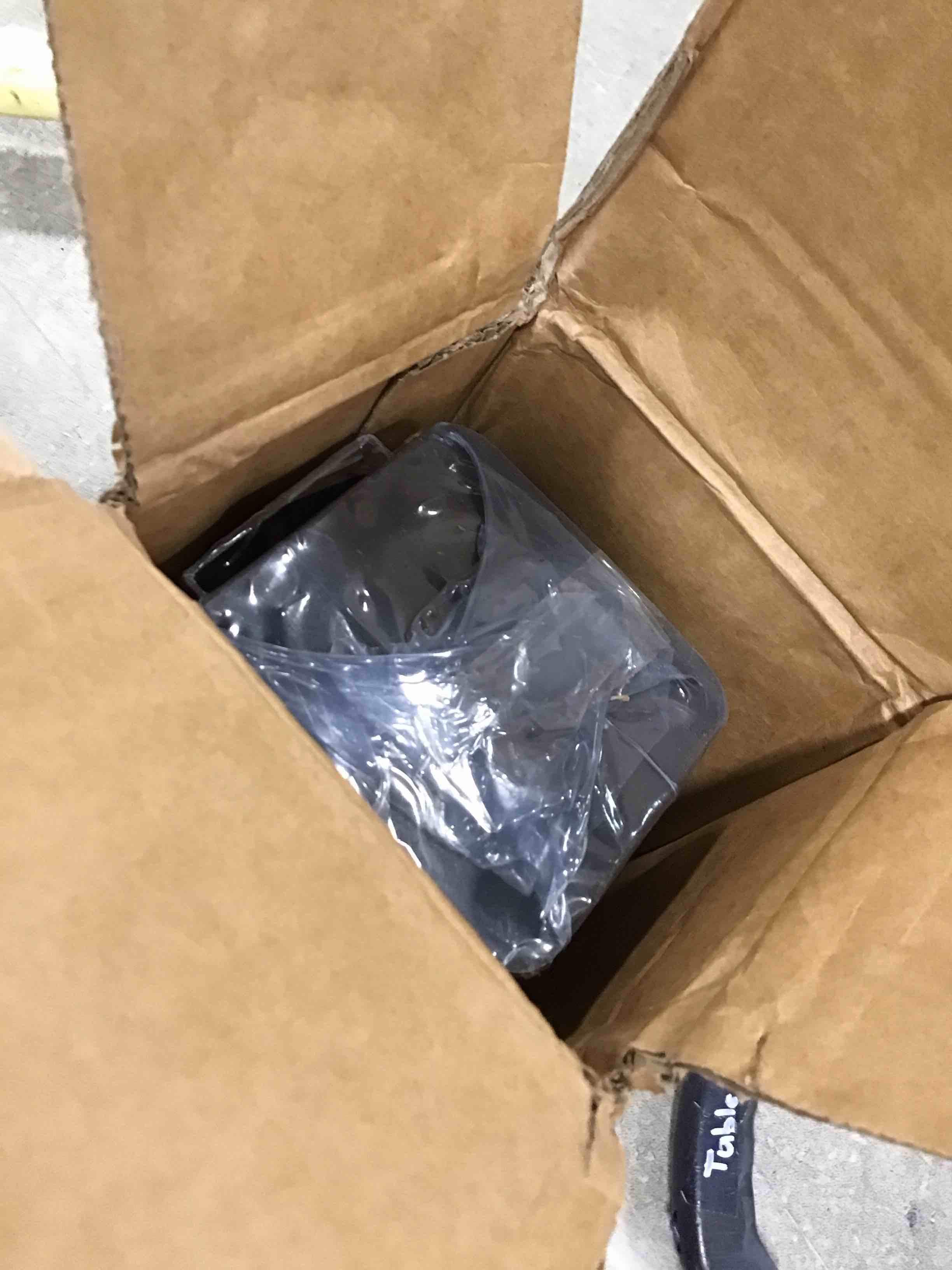 https://s3.amazonaws.com/lotting-images-prod/bidfta/BRN1497667_1735937700601.jpeg