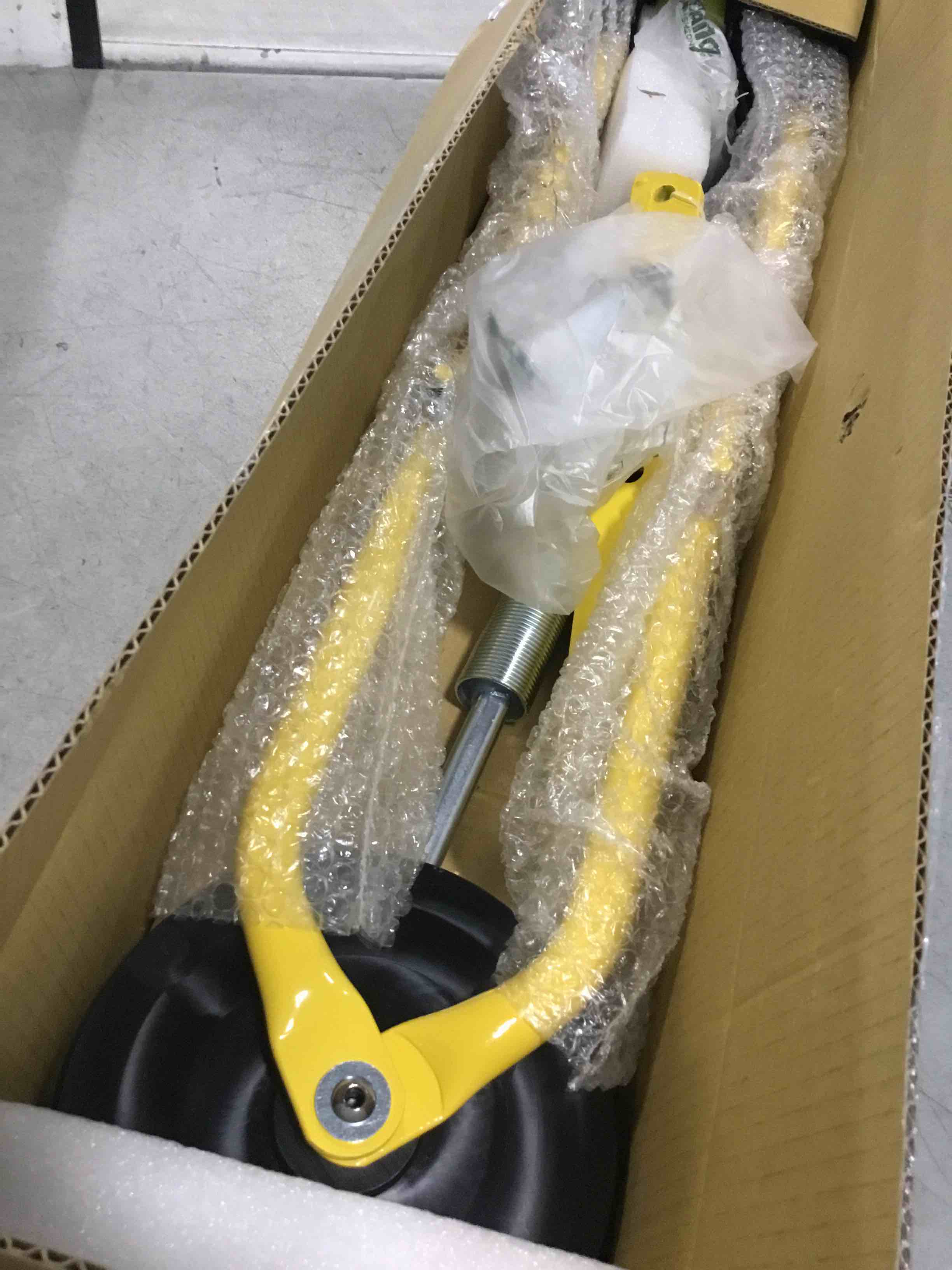 https://s3.amazonaws.com/lotting-images-prod/bidfta/BRN1503429_1734977823573.jpeg