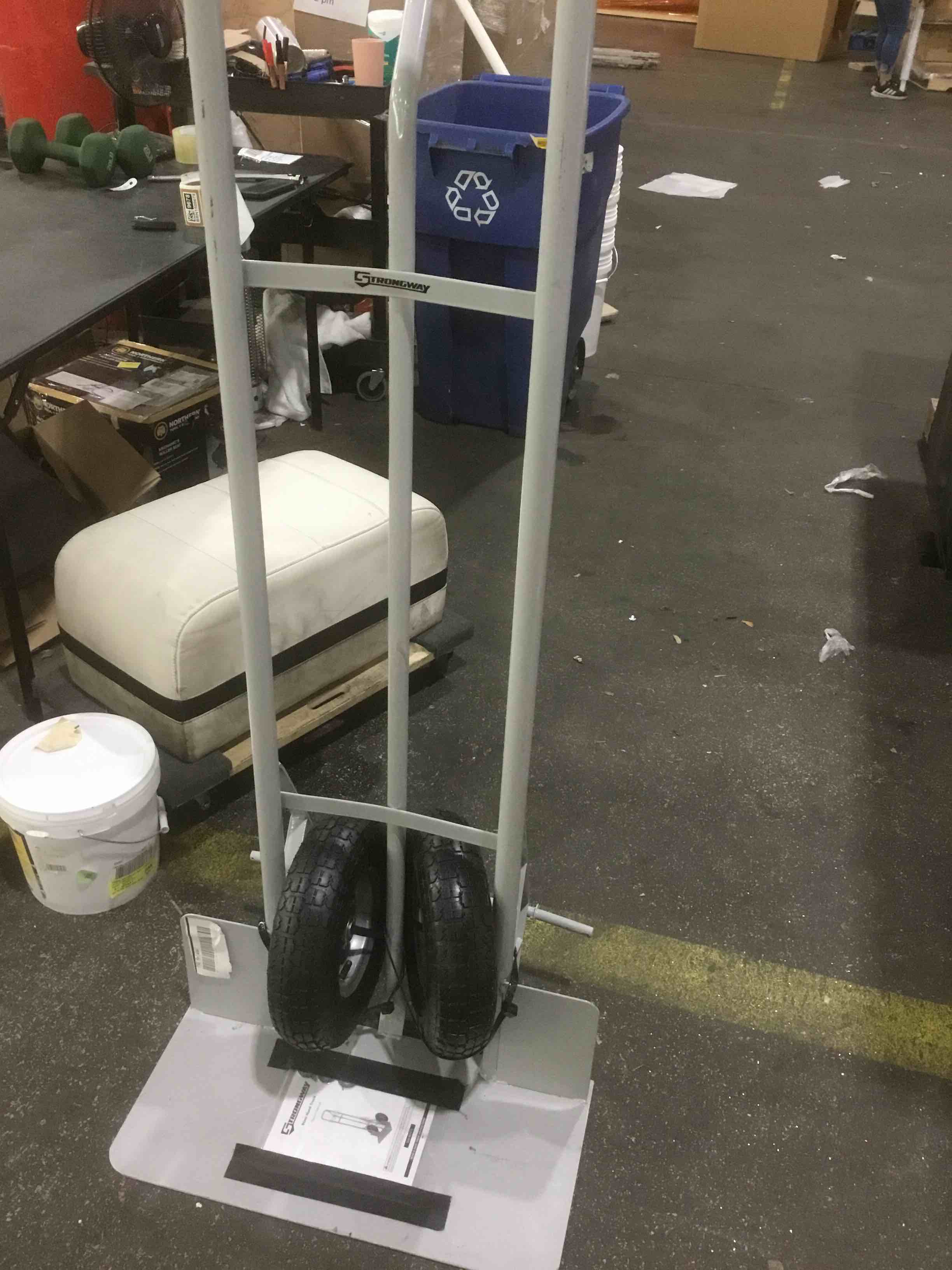 https://s3.amazonaws.com/lotting-images-prod/bidfta/BRN1509675_1745598175052.jpeg
